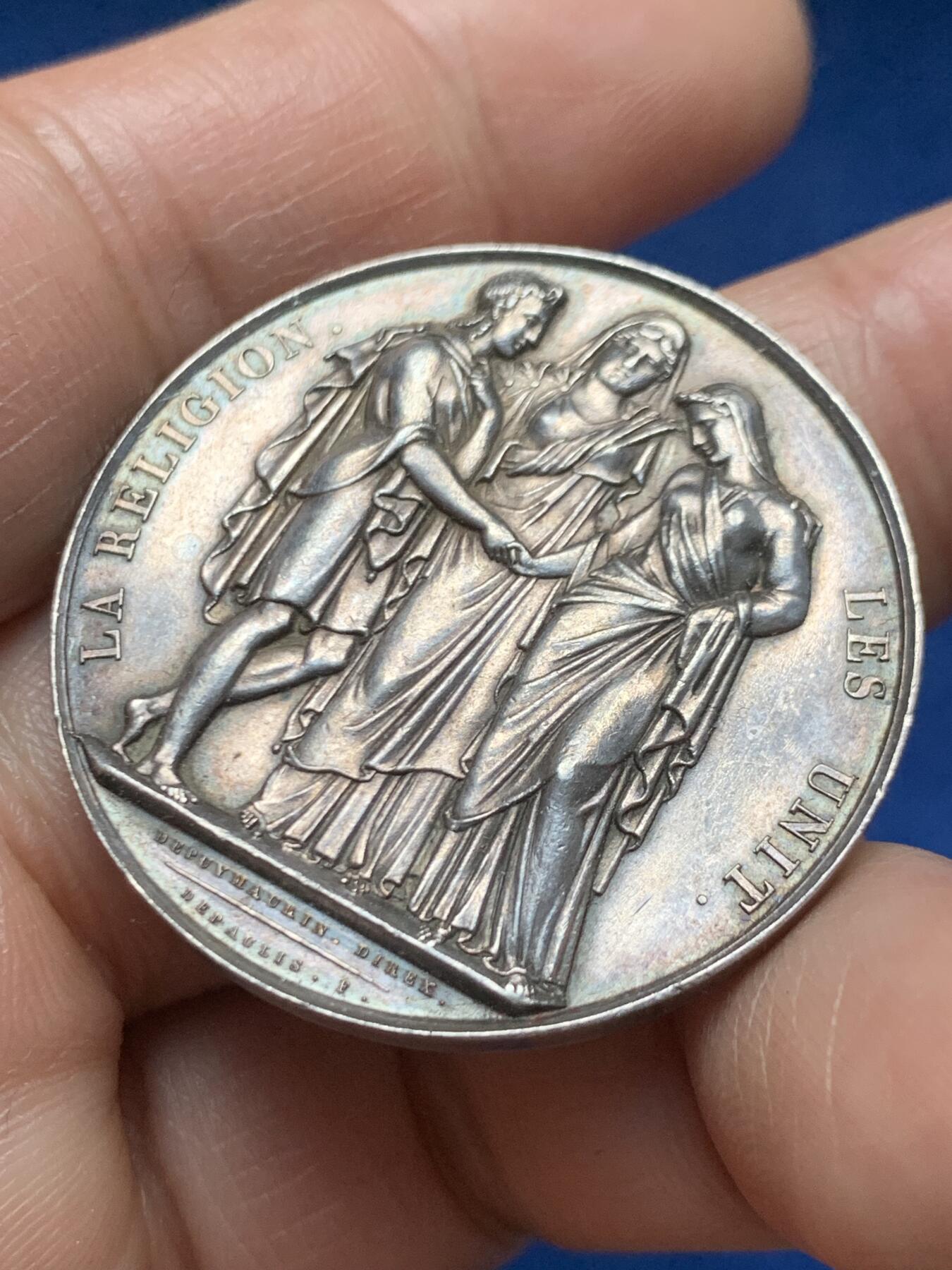 《竞宝斋》第466场 周日，周一 2场连拍 （全场包邮）欢迎送拍 法国婚姻与爱情纪念银章，20.12g，35.8mm，无边铭。