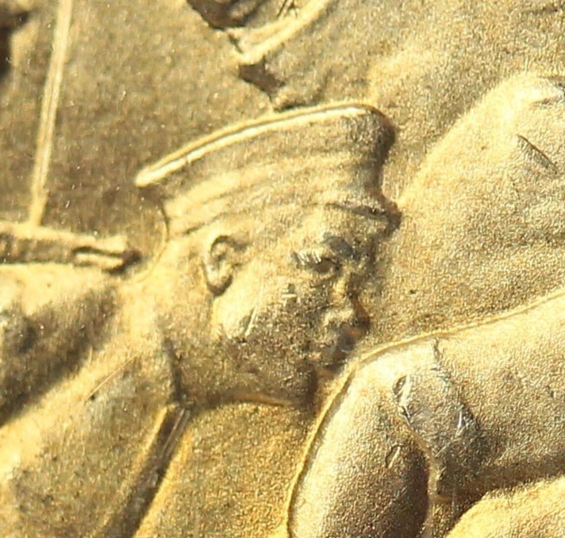 2001年辛亥革命90周年纪念币，5元面值，铜质，美品。币面细节清晰，保存状态不错，适合收藏。按图发货！