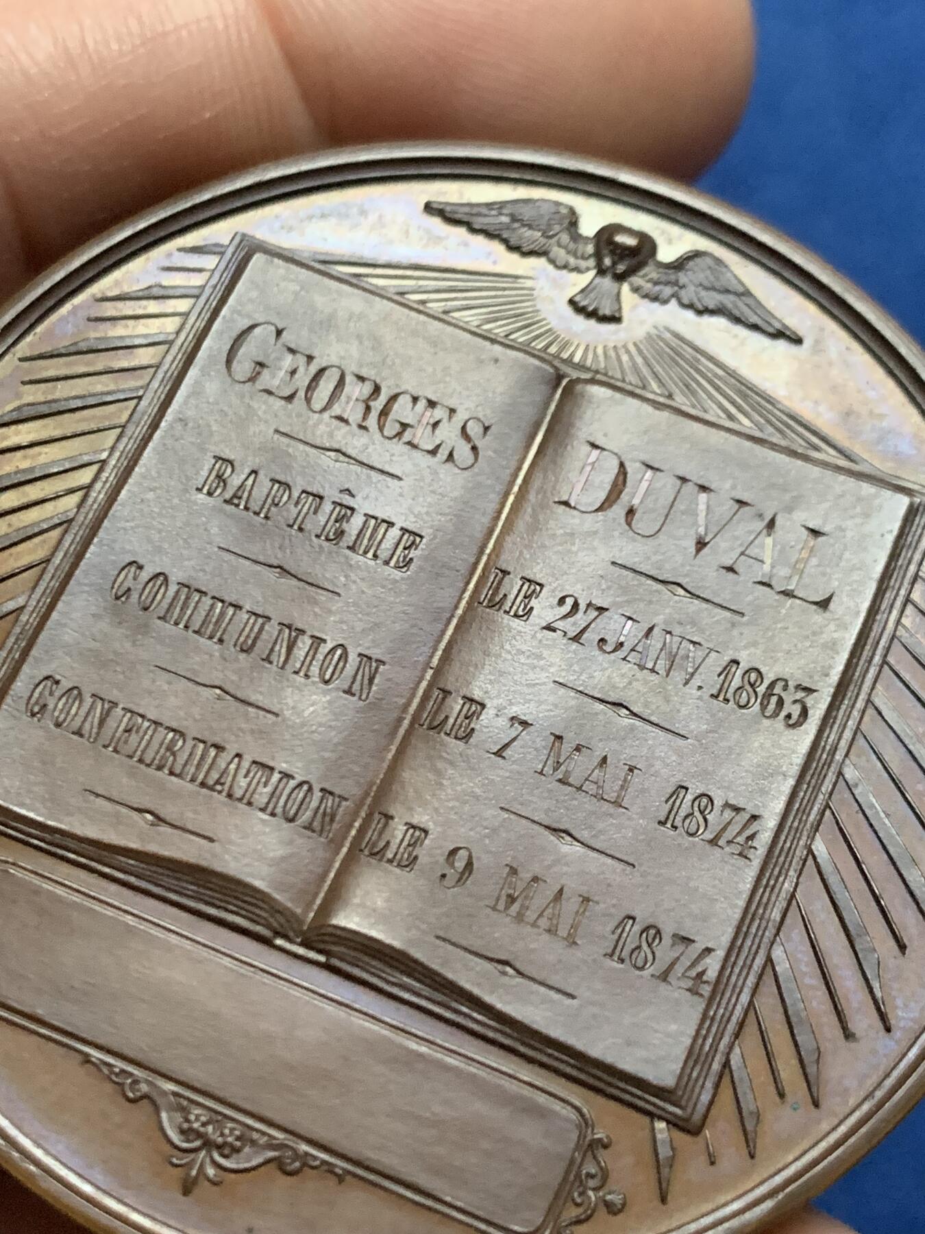 《竞宝斋》第466场 周日，周一 2场连拍 （全场包邮）欢迎送拍 1874年法国洗礼大铜章，蜜蜂铜标边铭，品相极佳，带原盒，直径：51mm，重：57.92g