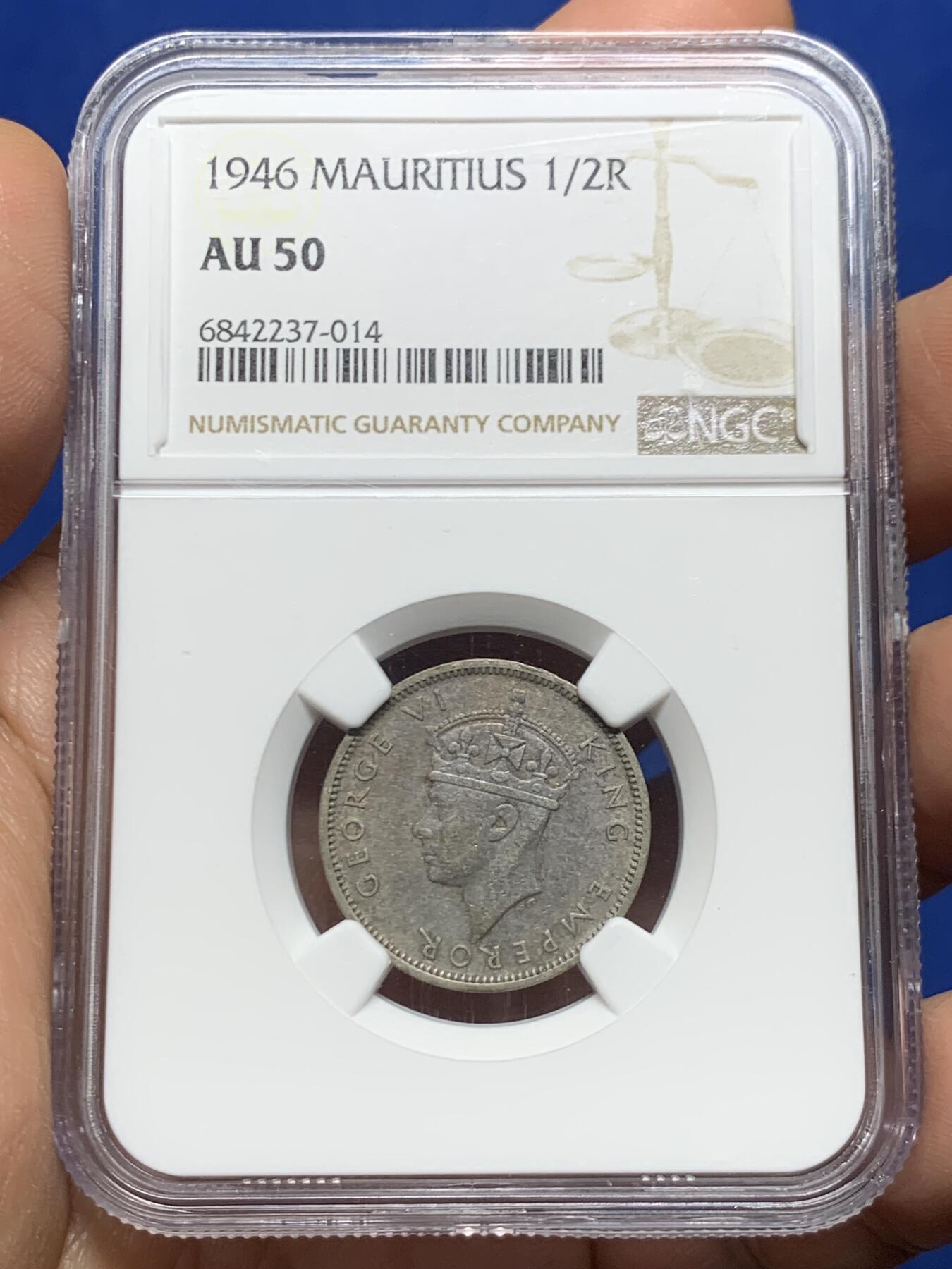 《竞宝斋》第466场 周日，周一 2场连拍 （全场包邮）欢迎送拍 NGC AU50 毛里求斯 1946年 1/2卢比银币 全套里最少的一枚