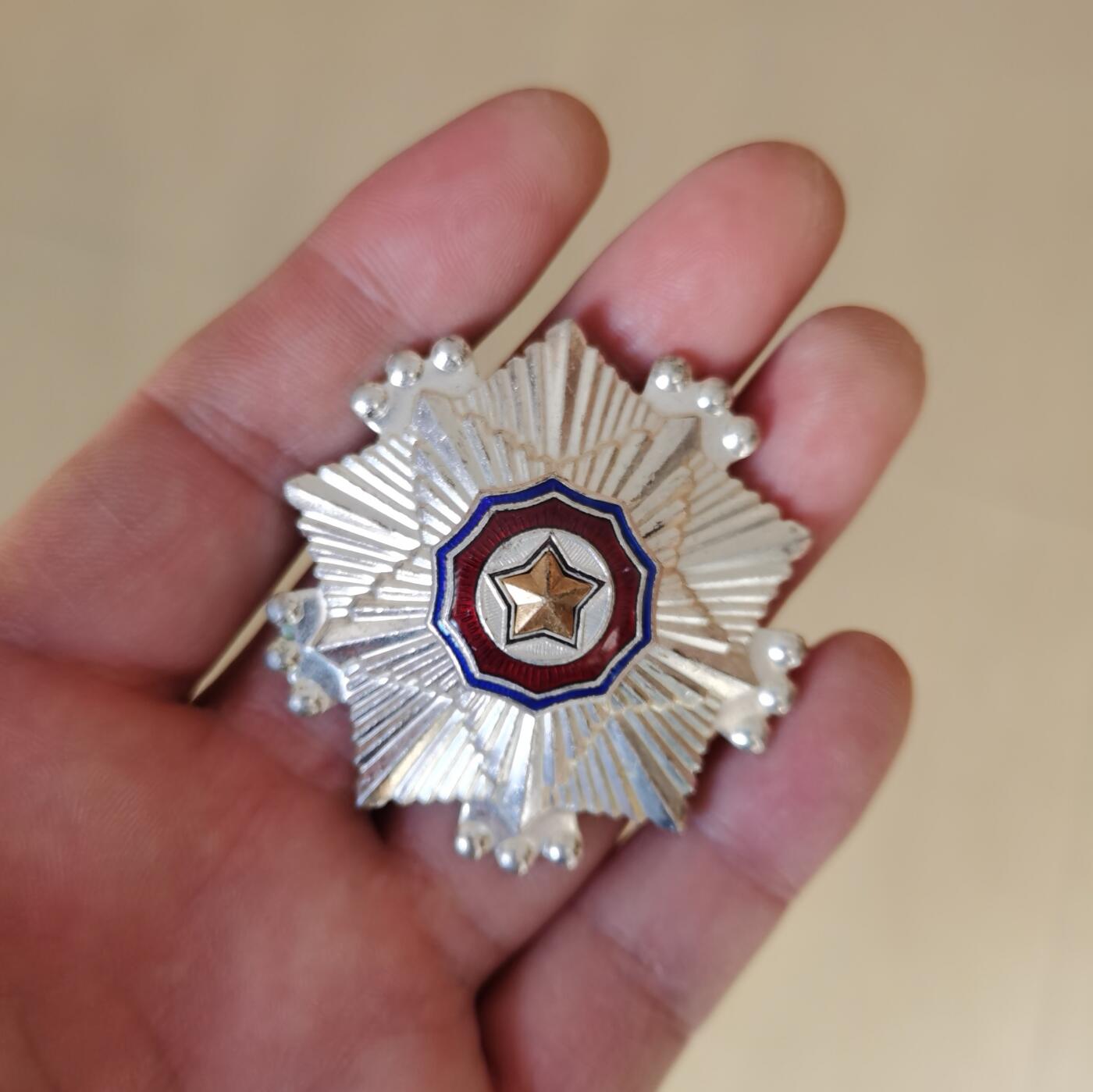 苏联朝鲜奖章收藏  朝鲜国旗勋章三级一枚