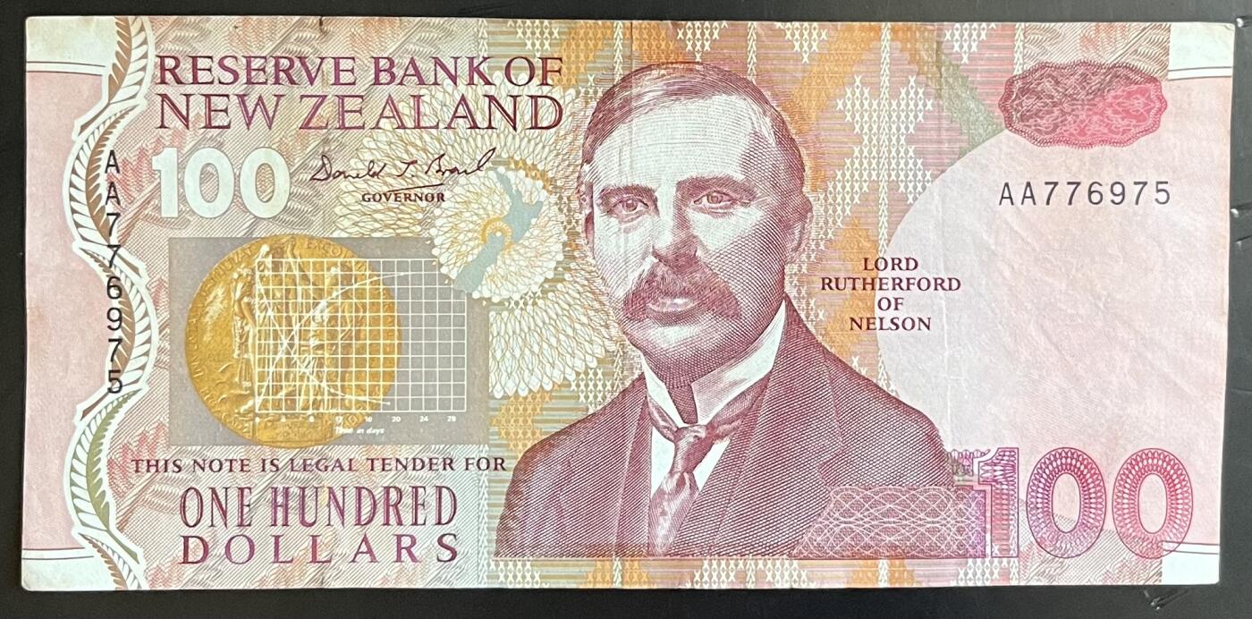 小福收藏拍卖第201期 流通品相裸钞 特惠场 本场拍卖美洲大洋洲非洲亚洲纸币【佣金仅收2% 不设最低佣金 全场包邮】 新西兰 1992年 100元 AA首发冠