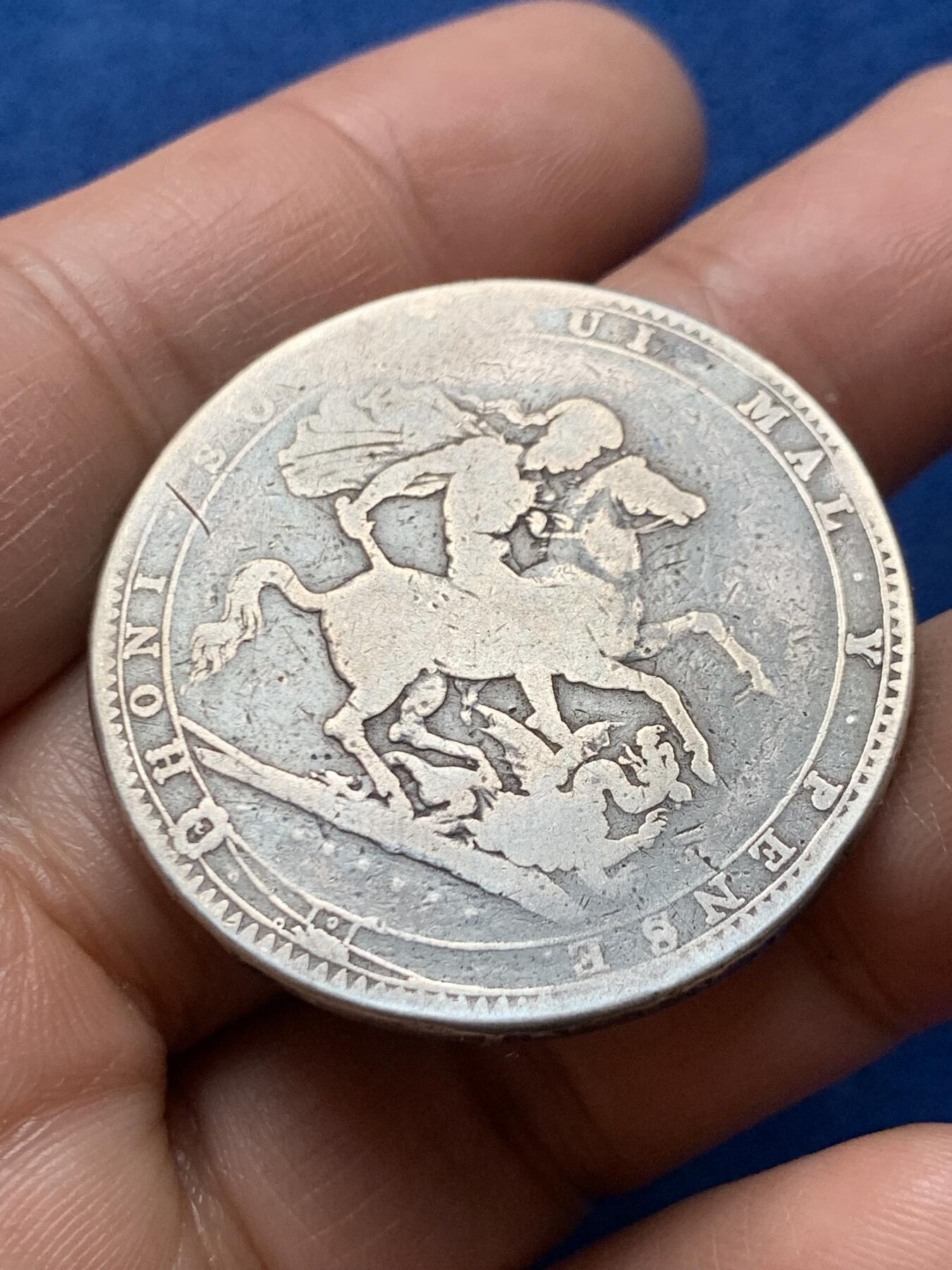 《竞宝斋》第466场 周日，周一 2场连拍 （全场包邮）欢迎送拍 英国 1819 乔三 马剑 银币 27克 200多年前的高银大银币 手感一流 细节见图