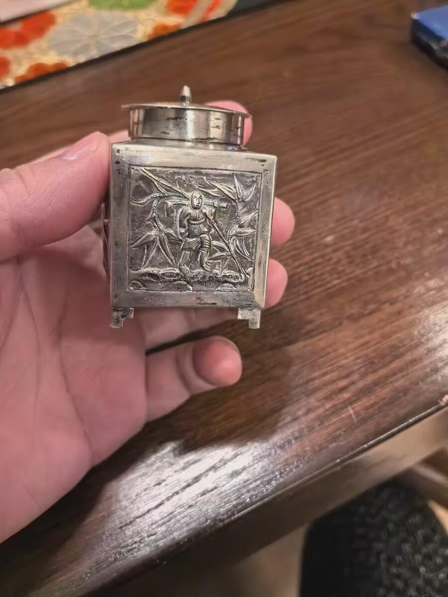 欧洲铜章和回流杂项第一场 欧洲回流晚清民国调料罐银罐纯银55克左右，有银调羹