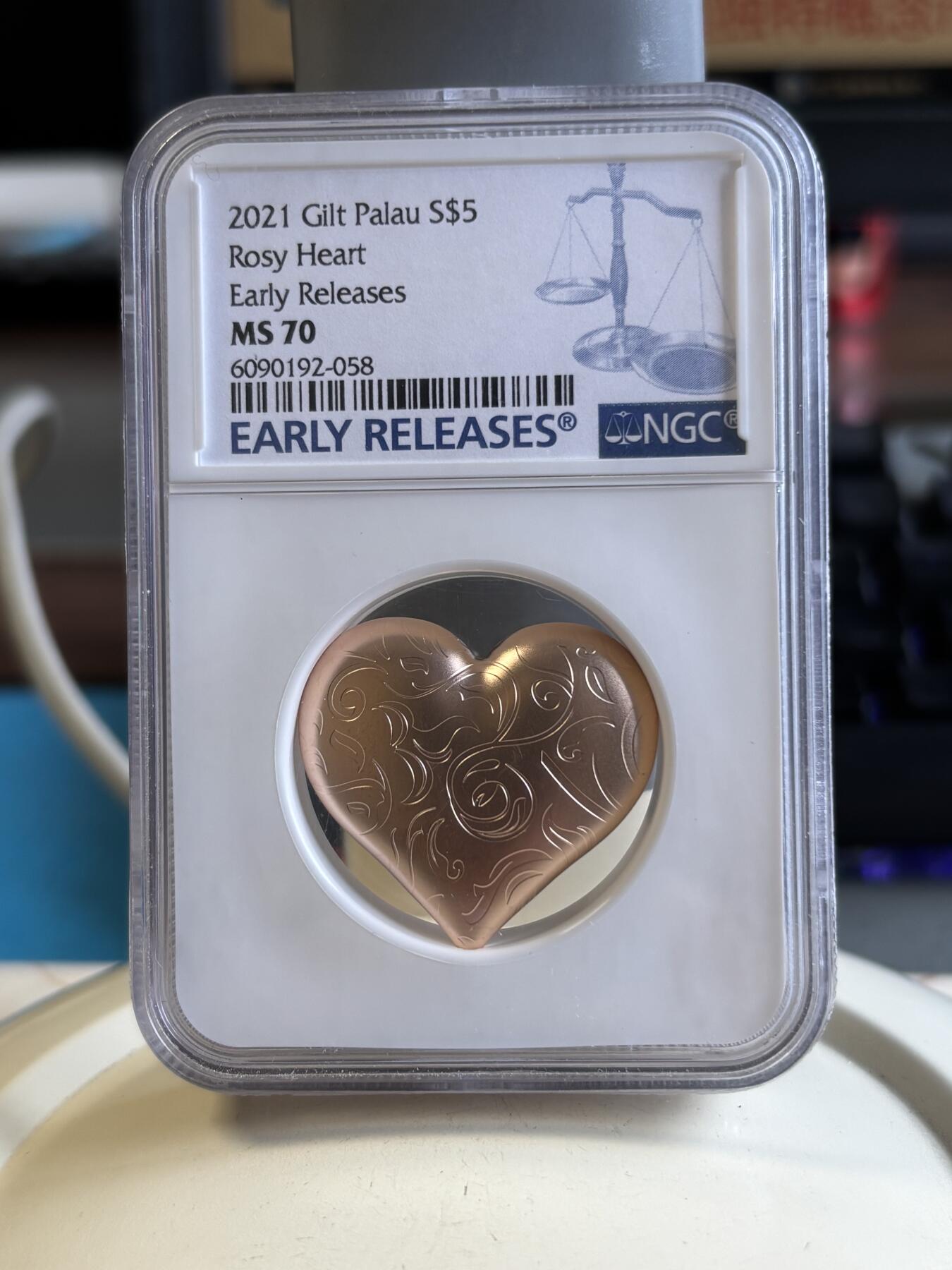 第192期拍卖 帕劳2021年情人节心形玫瑰金纪念银币NGC-MS70首，999银镀金，发行999枚