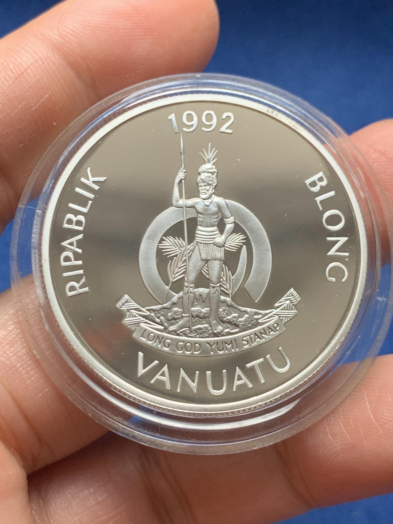 《竞宝斋》第466场 周日，周一 2场连拍 （全场包邮）欢迎送拍 瓦努阿图1992年奥运会-独木舟运动员50VATU精制银币 925银 31.35克 铸造量40000枚