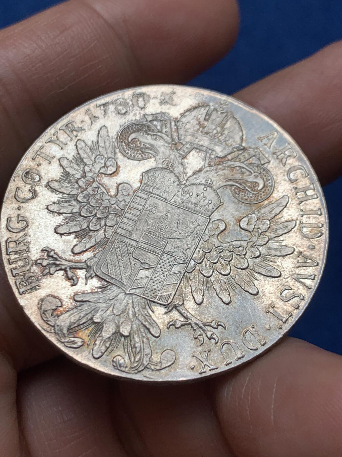 《竞宝斋》第466场 周日，周一 2场连拍 （全场包邮）欢迎送拍 全新品相 奥地利 1780年（后铸）大奶妈银币