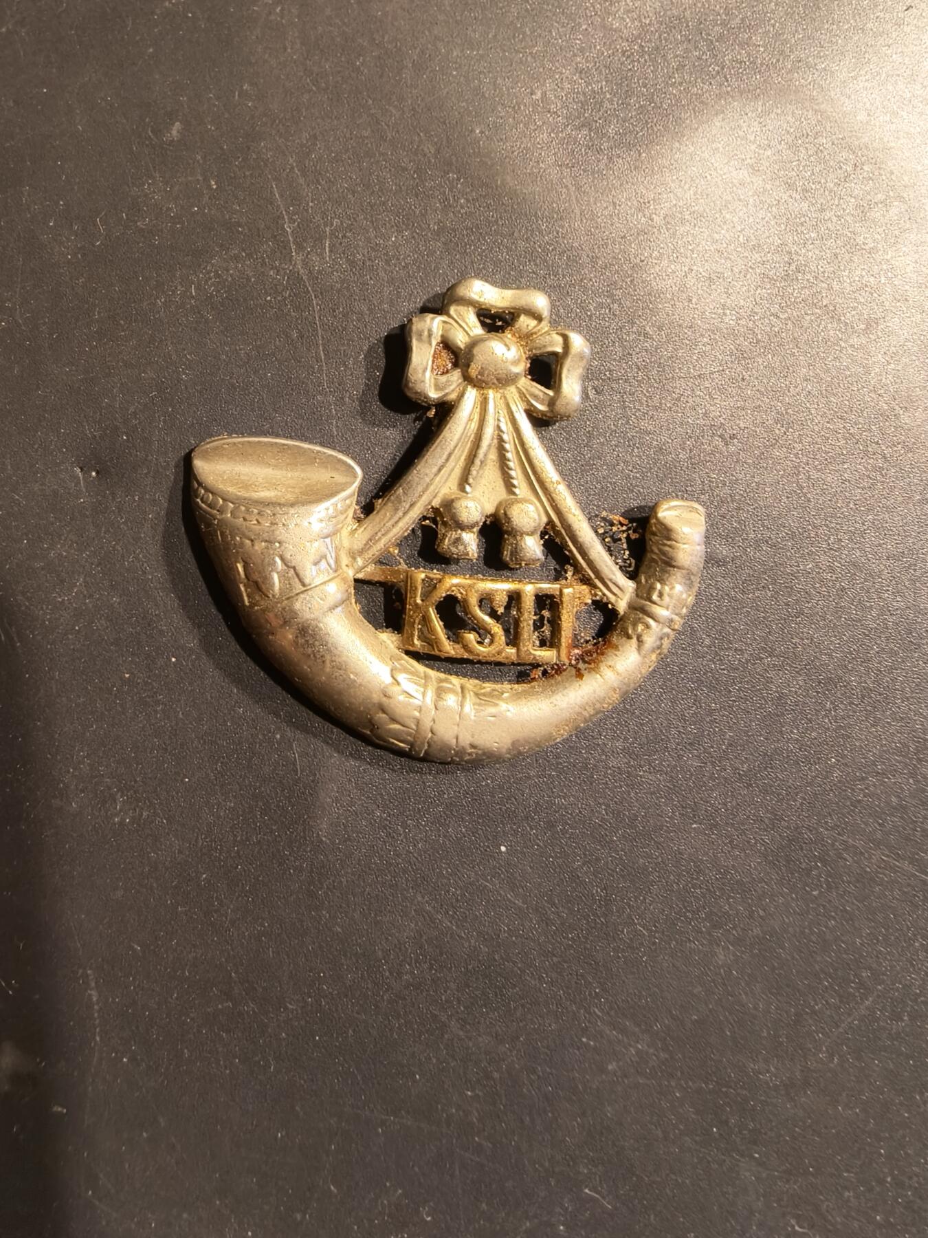 老王徽章第185期 英国国王轻步兵团领章    一战时期