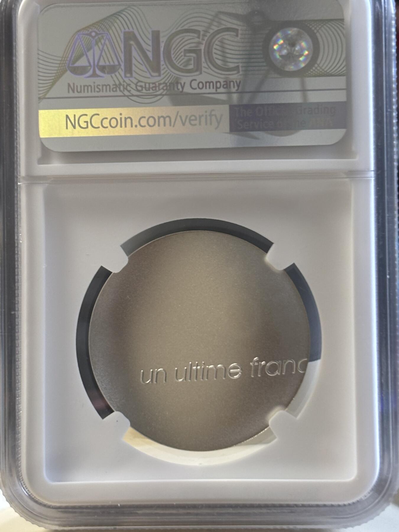 第192期拍卖 获奖币法国2001年最后的法郎波浪形银币NGC-MS69，980银，17.77克，