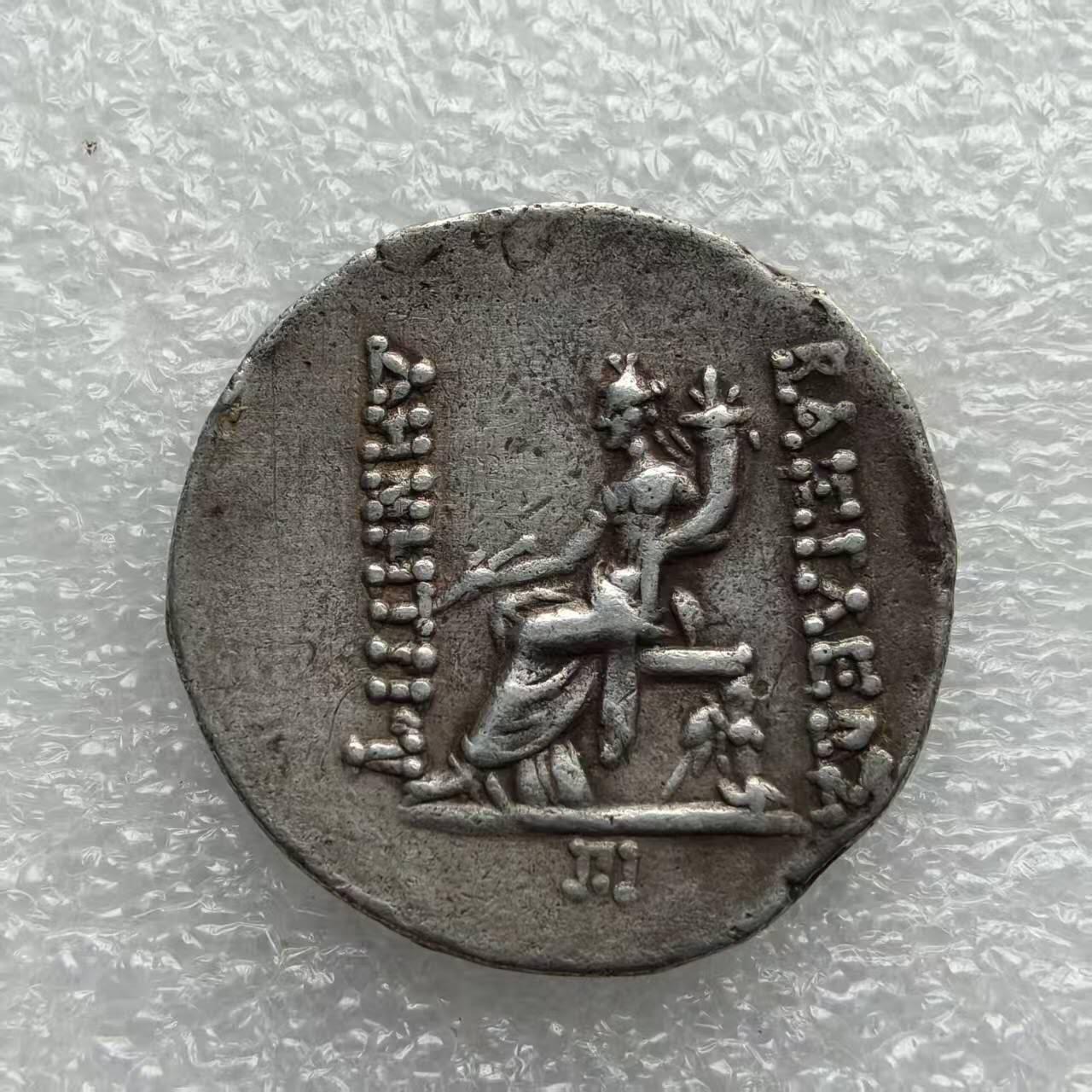 瓶子🏺第231期拍卖会 古希腊塞琉古王国德米特里乌斯一世与提喀女神4德大银币 公元前162年—前150年 正面：花环围绕德米特里乌斯一世头像 反面：手持丰饶角与权杖的财富女神提喀坐像  16.02克