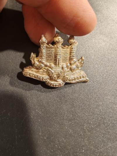 老王徽章第185期 - 英国苏格兰国王边境步兵团领章    女王时期