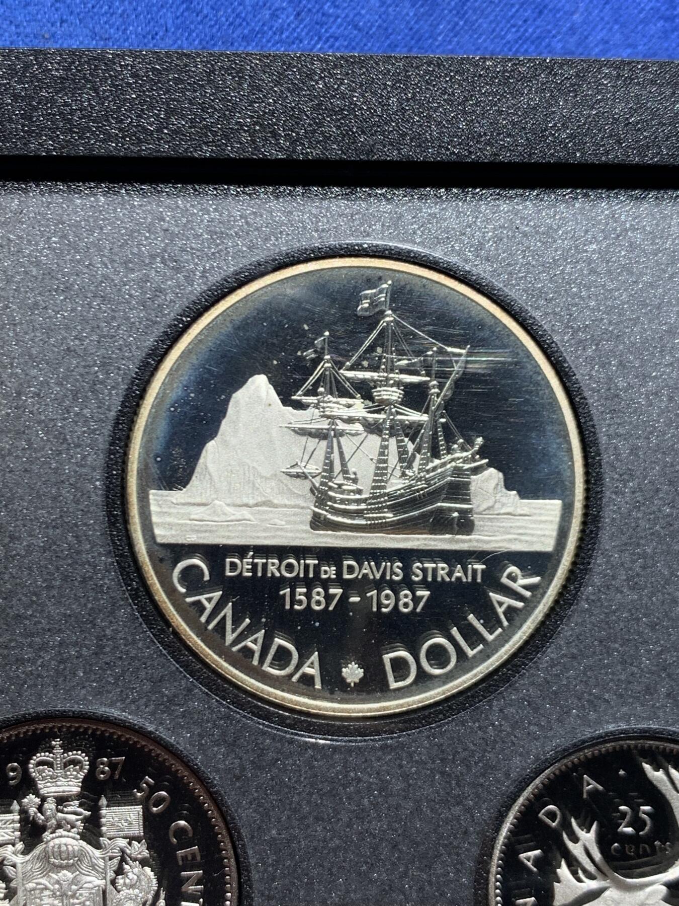 《竞宝斋》第466场 周日，周一 2场连拍 （全场包邮）欢迎送拍 加拿大1987年精制套币 含一枚银币 原盒带证书