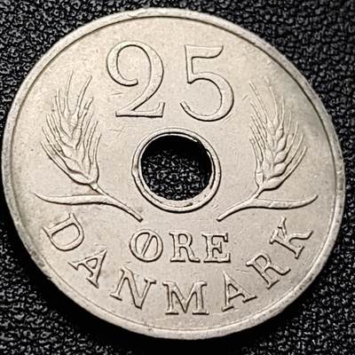 泉币菌-第203场-本场拍品多 请提前出价（正月十五统一发货） - 丹麦1972年25欧尔中孔镍币 玛格丽特二世花押 