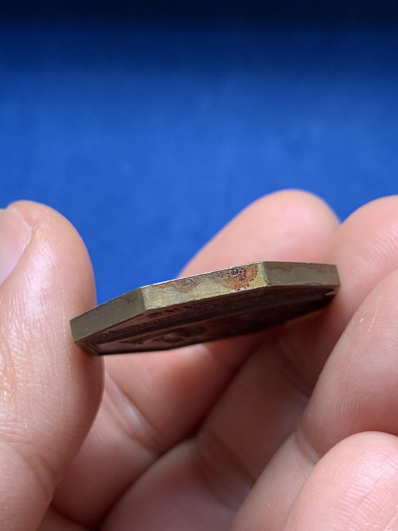 《竞宝斋》第466场 周日，周一 2场连拍 （全场包邮）欢迎送拍 法国塞扎娜储蓄银行八角铜质代币，13.6g，30mm，丰饶角边铭