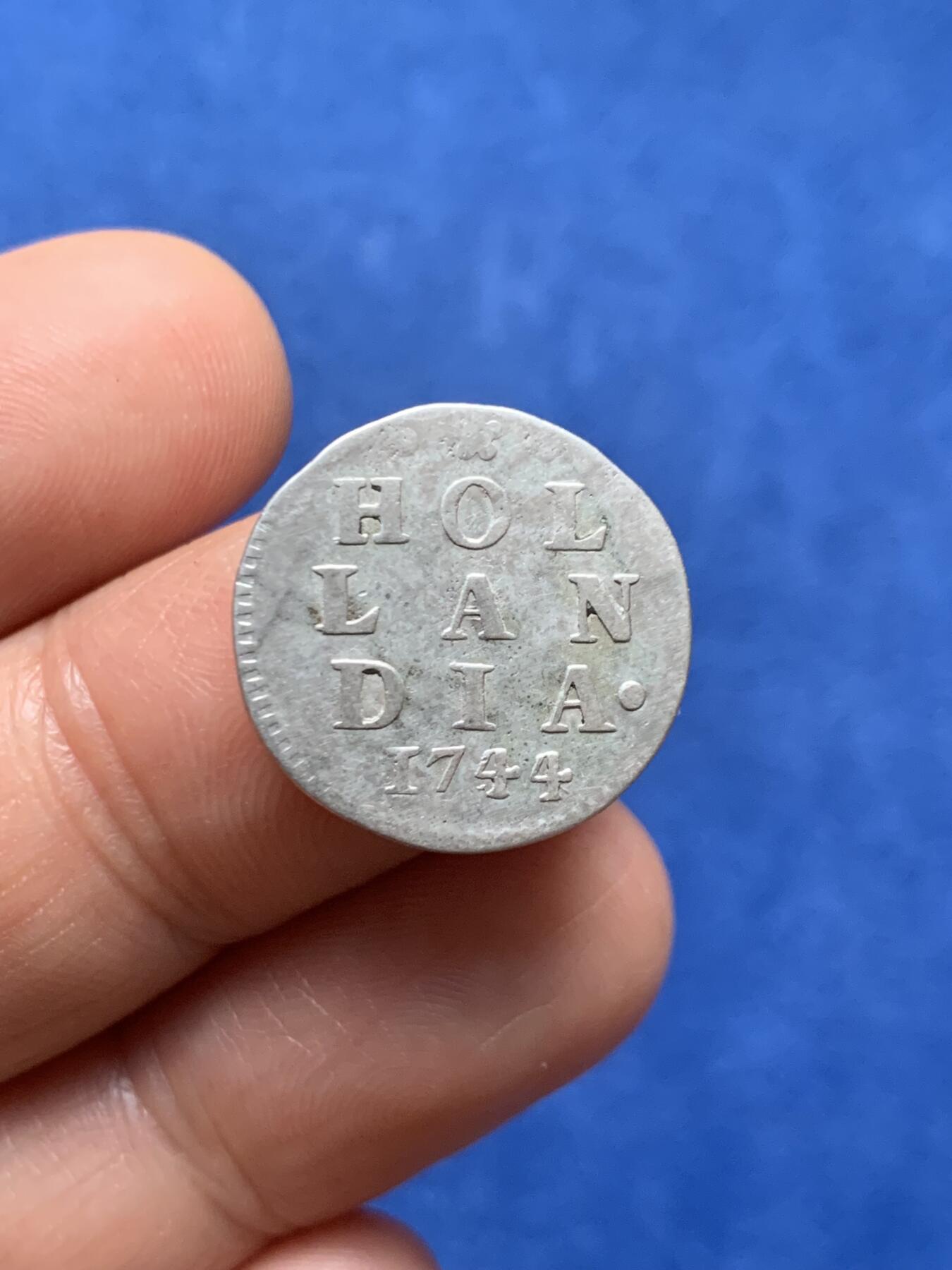 《竞宝斋》第466场 周日，周一 2场连拍 （全场包邮）欢迎送拍 荷兰东印度公司1744立狮2S银币