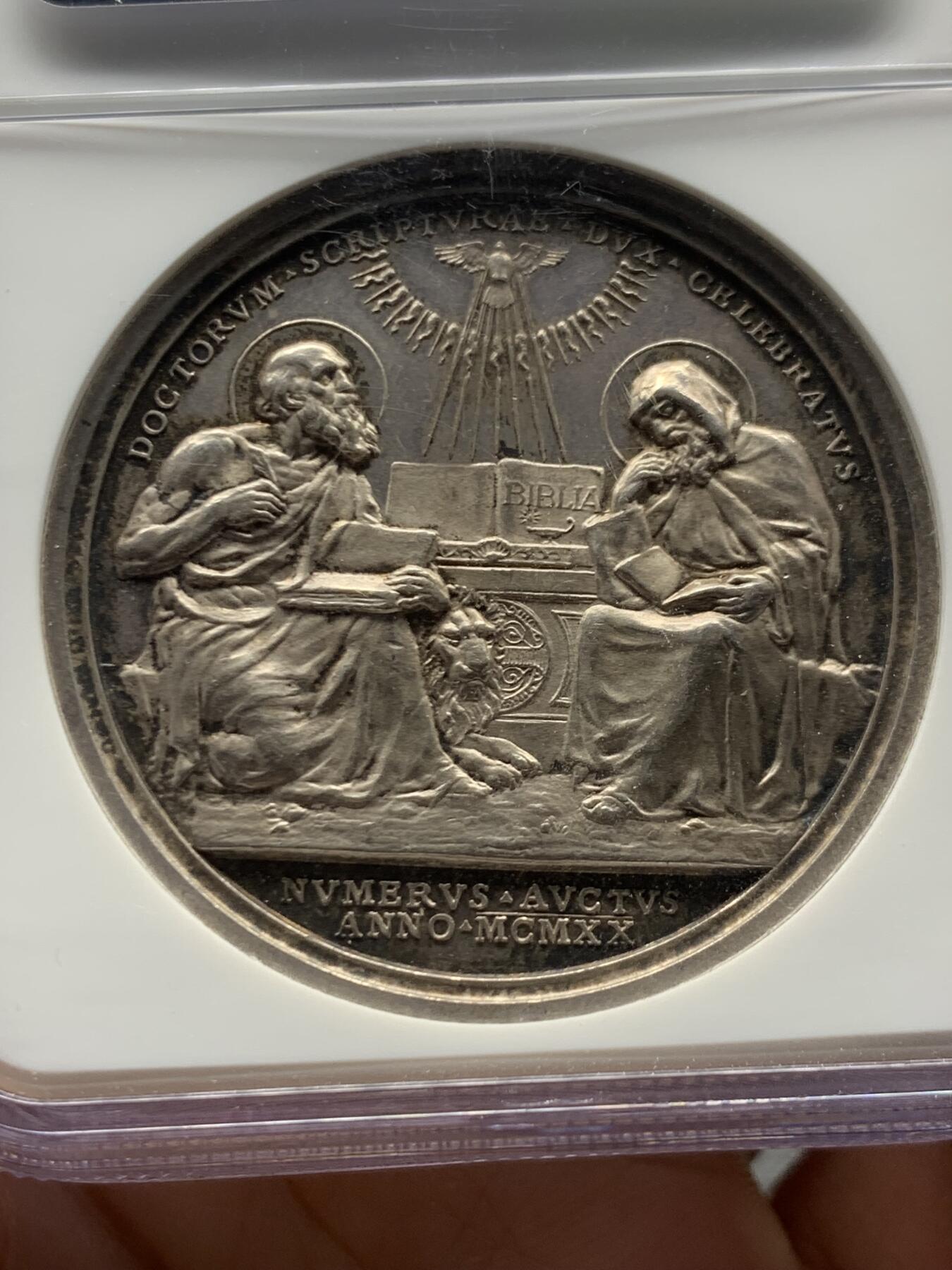 《竞宝斋》第466场 周日，周一 2场连拍 （全场包邮）欢迎送拍 NGC MS62 梵蒂冈 1920年 本笃十五银章 加厚盒