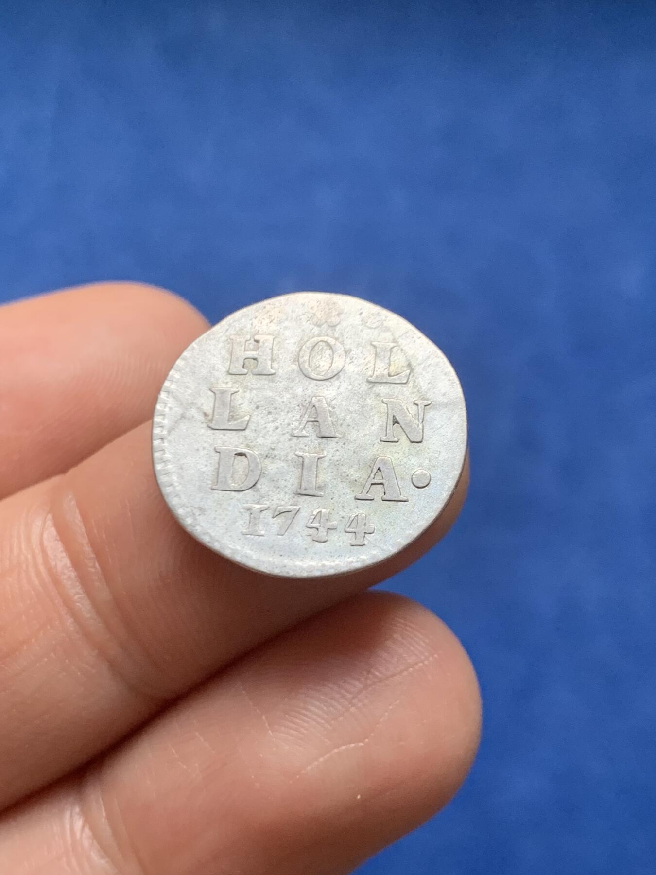 《竞宝斋》第466场 周日，周一 2场连拍 （全场包邮）欢迎送拍 荷兰东印度公司1744立狮2S银币