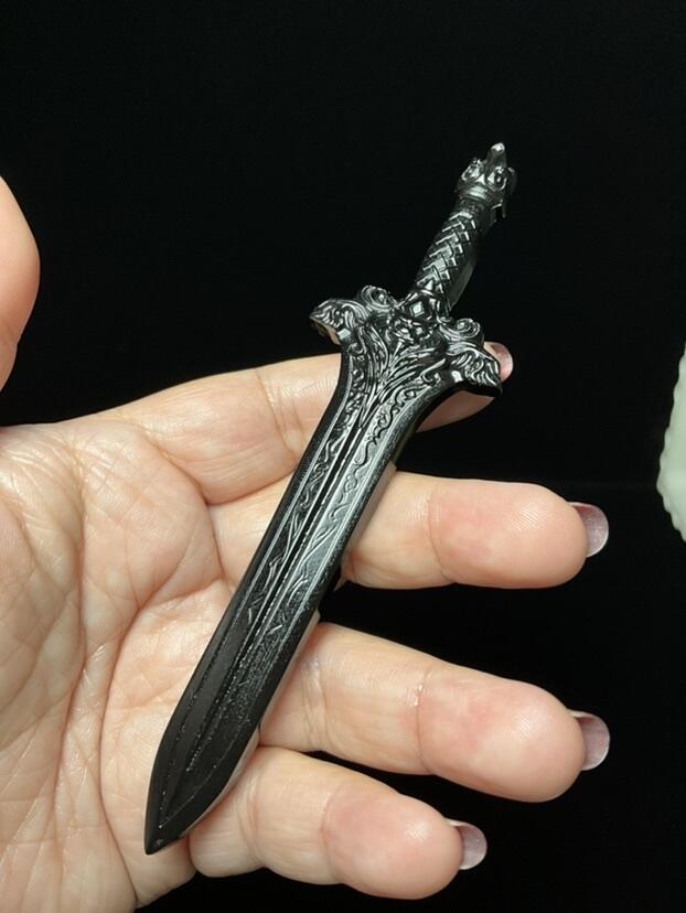 和田玉墨玉守护茶刀把件