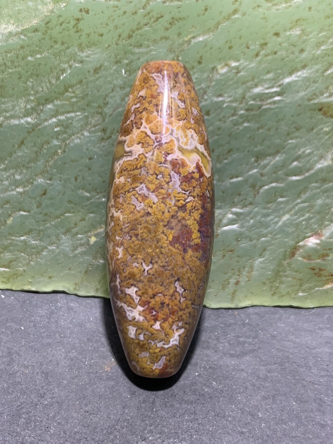 精美罕见冻料草花纹战国红玛瑙天珠形随形桶珠一个，