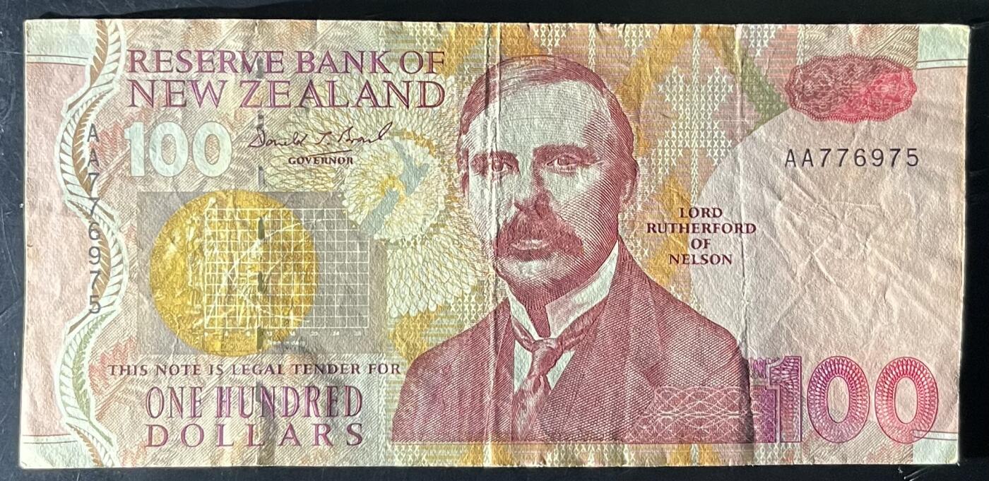 小福收藏拍卖第201期 流通品相裸钞 特惠场 本场拍卖美洲大洋洲非洲亚洲纸币【佣金仅收2% 不设最低佣金 全场包邮】 新西兰 1992年 100元 AA首发冠