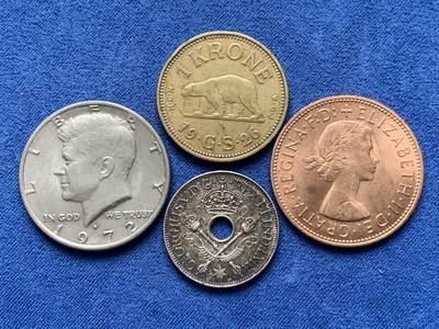 《竞宝斋》第466场 周日，周一 2场连拍 （全场包邮）欢迎送拍 - 外国硬币四枚一组 含一枚银币 细节见图