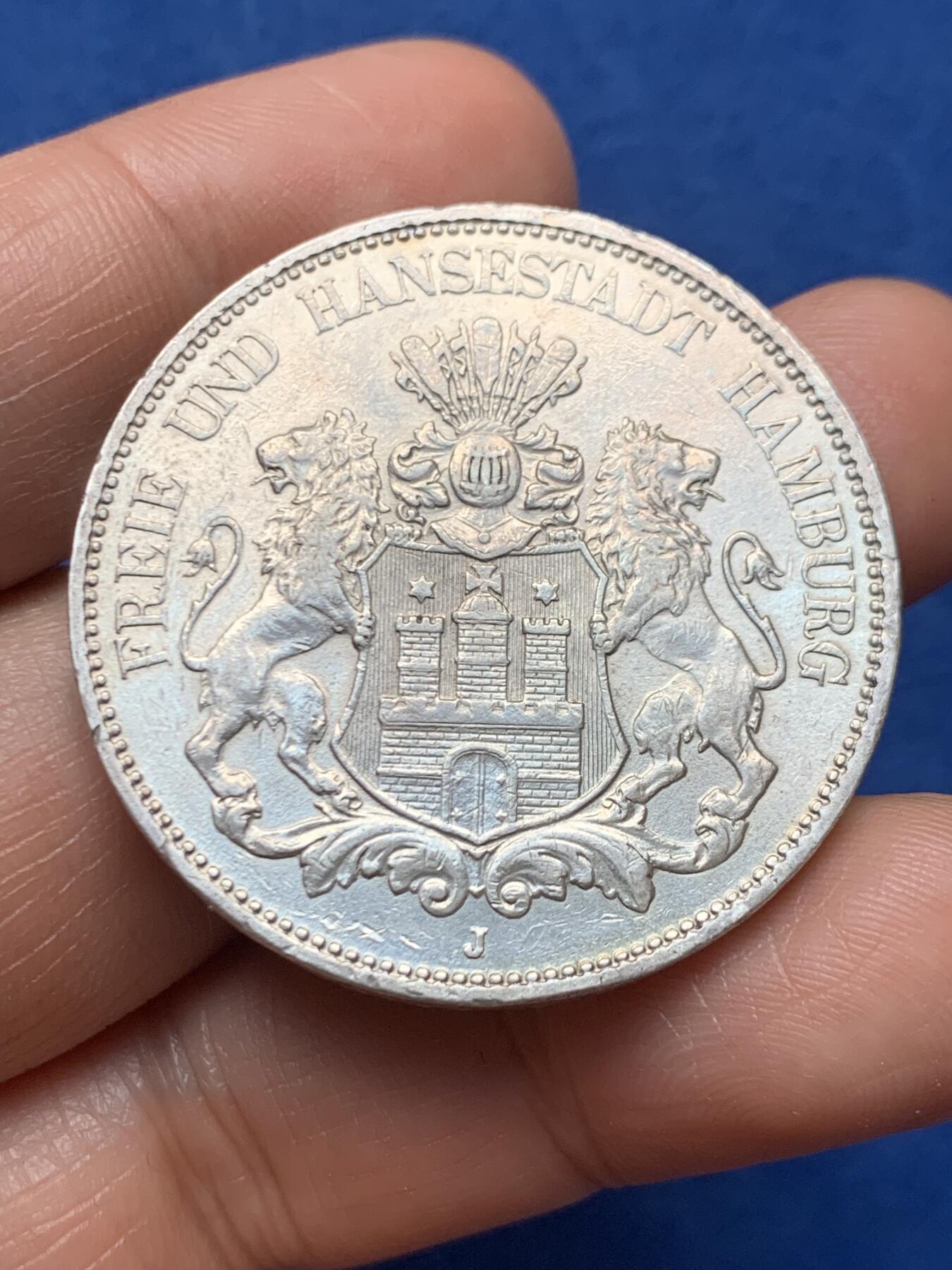 《竞宝斋》第466场 周日，周一 2场连拍 （全场包邮）欢迎送拍 德国汉堡1900年五马克 仅有172000的发行量 流通充分