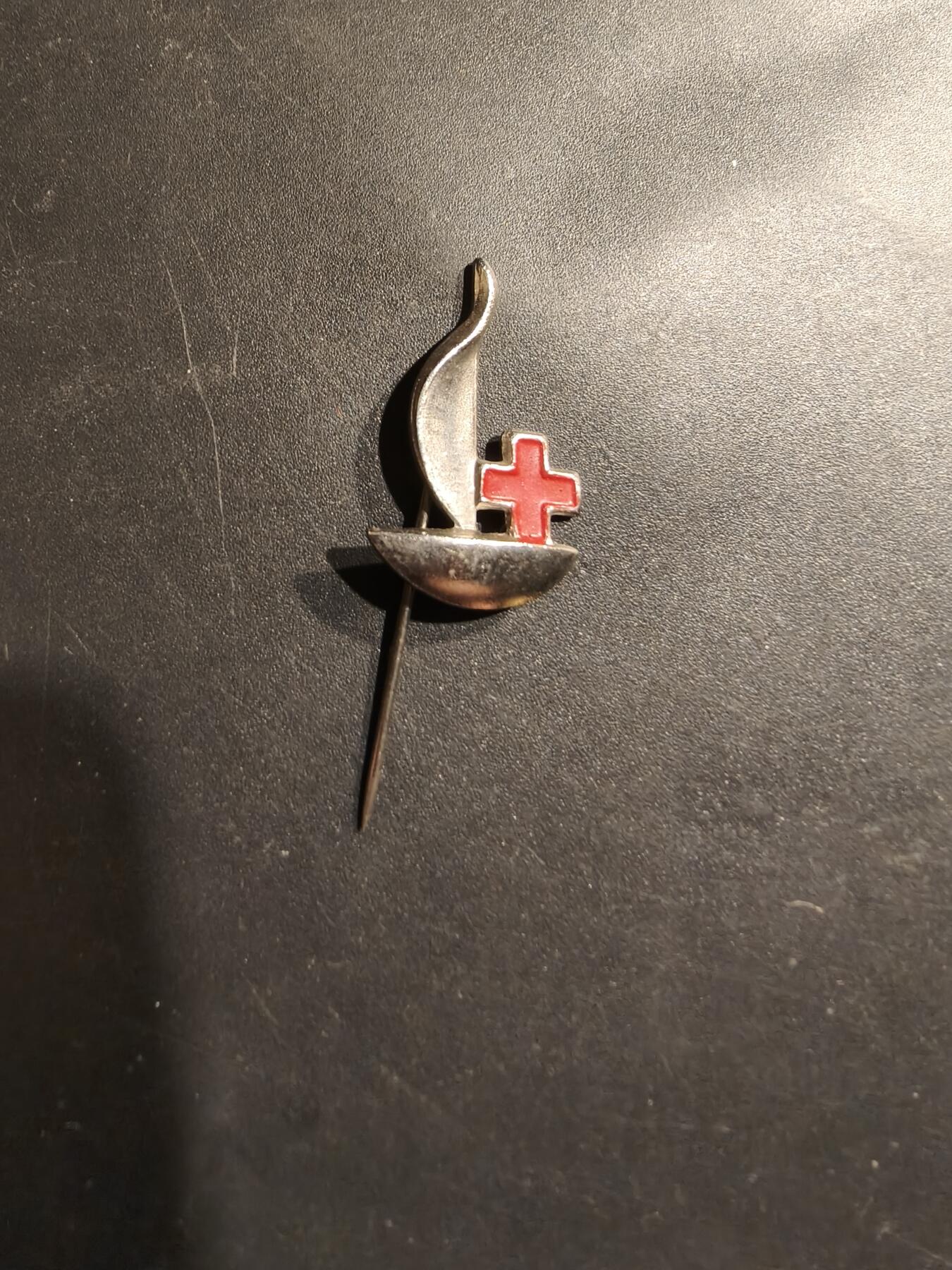 老王徽章第185期 法国红十字会针插