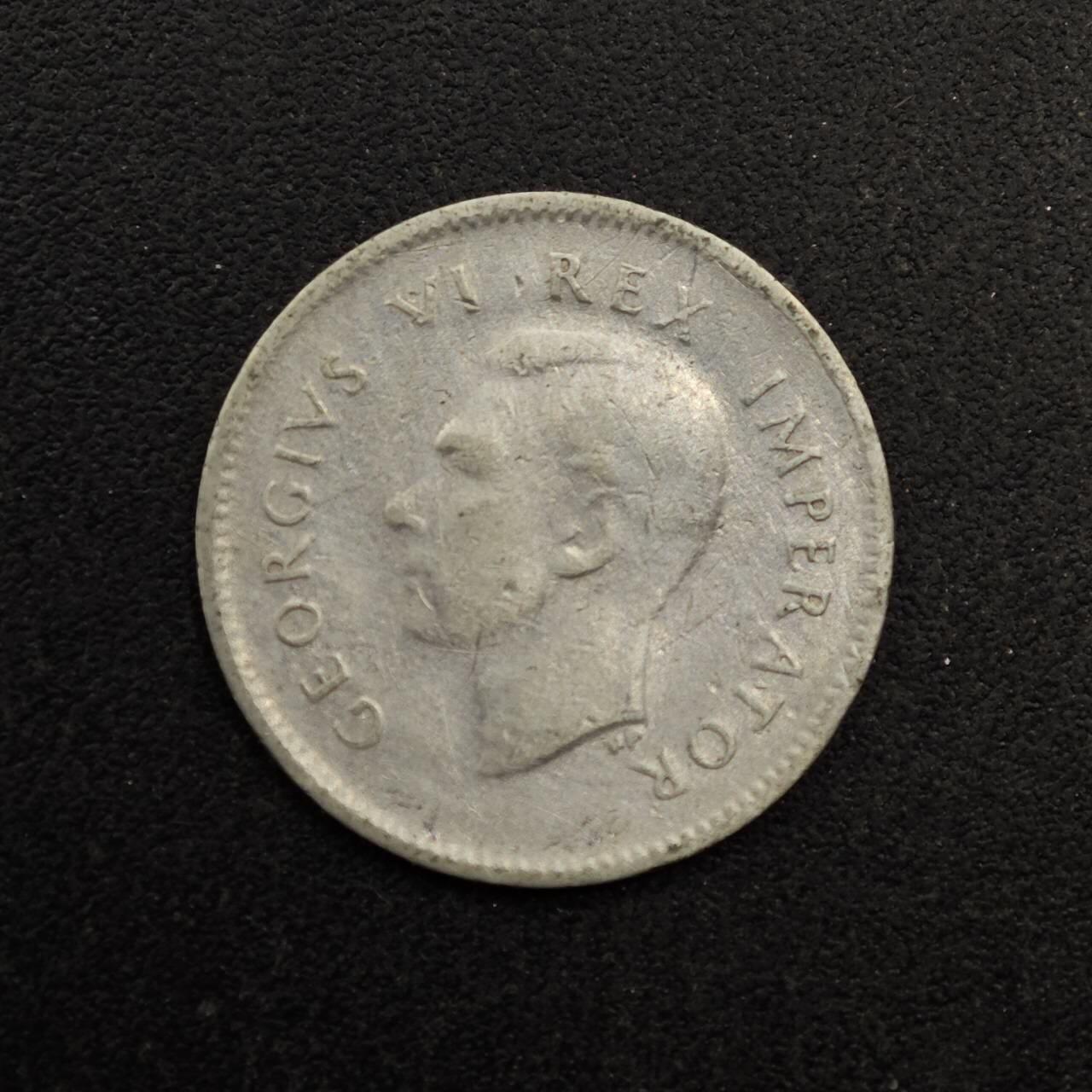 【淘币小摊】实时拍第八百七十四拍   银币散币场    每周一统一发货 南非1943年乔治六世3便士银币