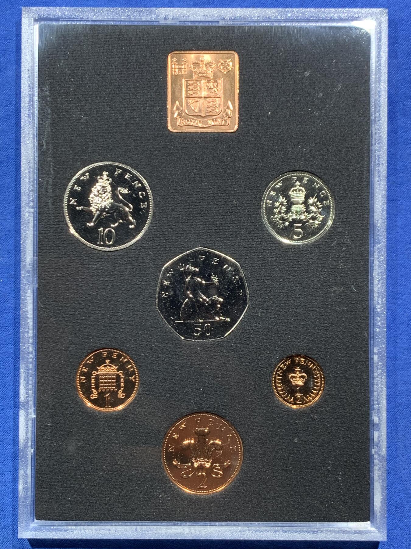 《竞宝斋》第466场 周日，周一 2场连拍 （全场包邮）欢迎送拍 英国1978年精制套币 礼品装 6枚币和1枚章