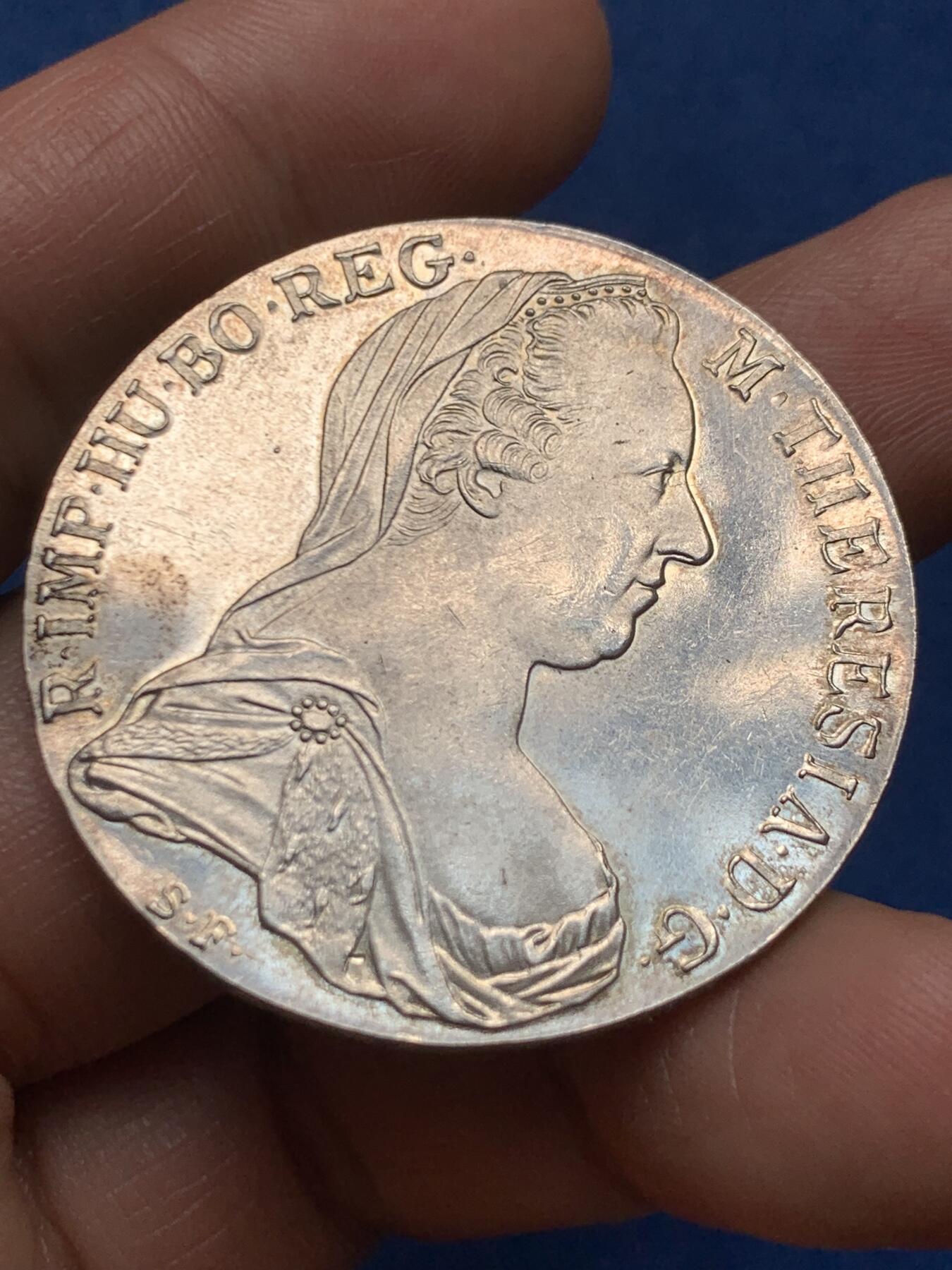 《竞宝斋》第466场 周日，周一 2场连拍 （全场包邮）欢迎送拍 全新品相 奥地利 1780年（后铸）大奶妈银币