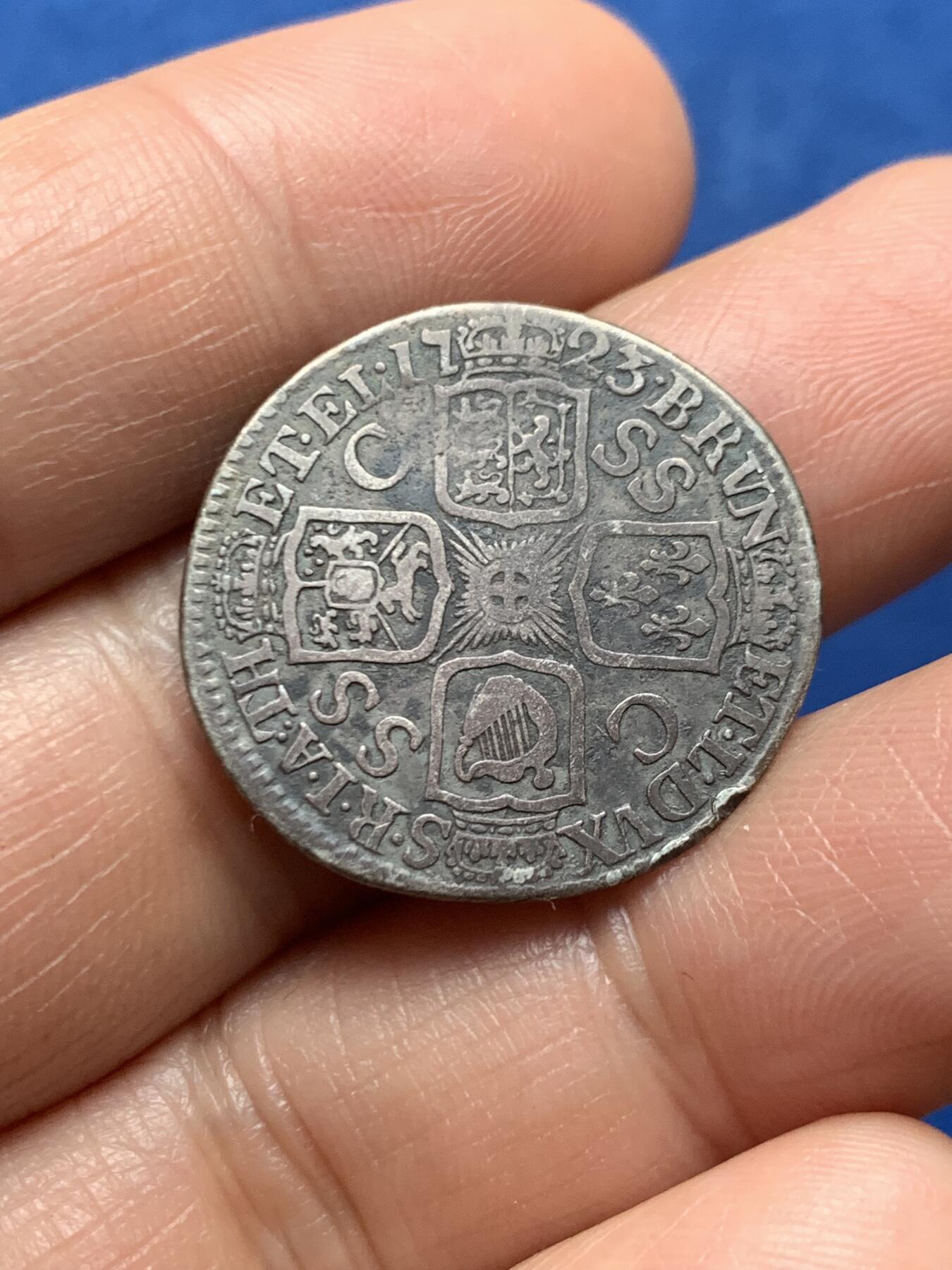 《竞宝斋》第466场 周日，周一 2场连拍 （全场包邮）欢迎送拍 英国 1723年 乔治一世 ssc1先令 银币 原味包浆 少见品种