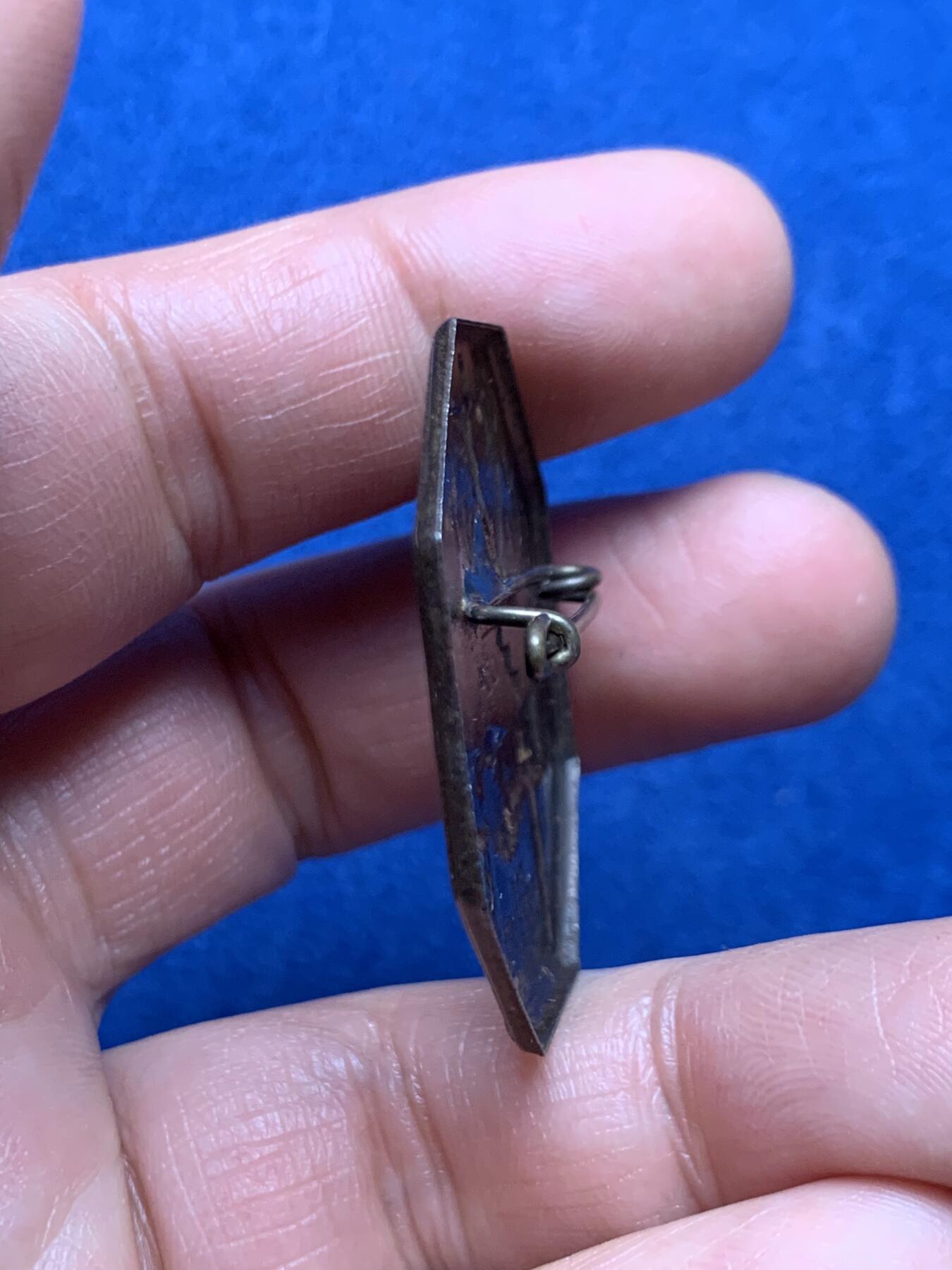 《竞宝斋》第466场 周日，周一 2场连拍 （全场包邮）欢迎送拍 德国第三帝国萨尔地区光复八角型胸章，3.8克，37.2mm，稀少品。版本细节见图