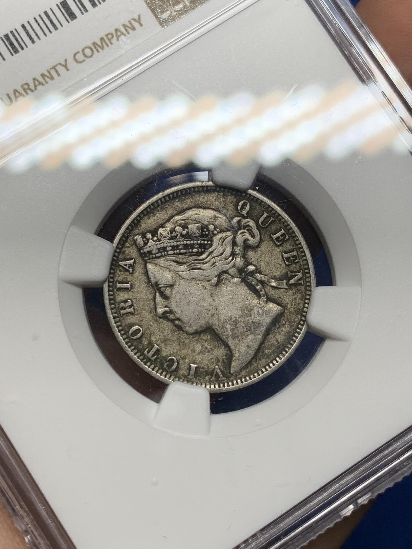 《竞宝斋》第466场 周日，周一 2场连拍 （全场包邮）欢迎送拍 NGC VF35 香港 1893年 维多利亚 贰毫 银币 人像清晰 自然黑包浆 不错的收藏