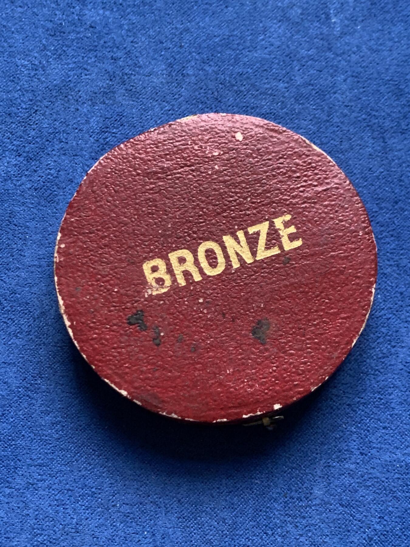 《竞宝斋》第466场 周日，周一 2场连拍 （全场包邮）欢迎送拍 法国拿破仑三世农业铜章 57.1克 50.2mm 带盒