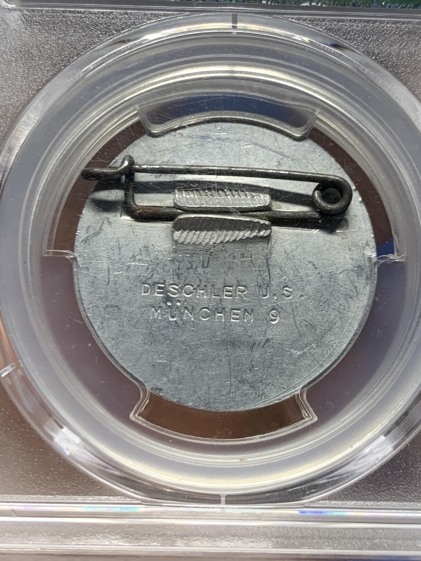 《竞宝斋》第466场 周日，周一 2场连拍 （全场包邮）欢迎送拍 PCGS SP62 德国帝国1936年美术落榜生铝制胸章（加厚盒子封装），章牌目录编号C-216。