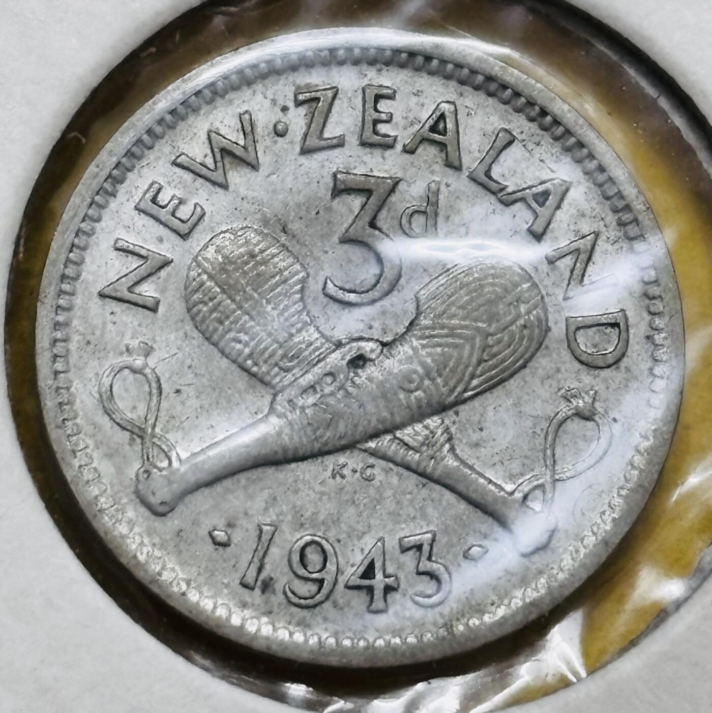 文馨钱币收藏第 295 场，（元宵场）各种银币散币纪念章，长期接代拍业务 好品 1943 年英属新西兰乔治六世 3 便士银币，1.4 克 500 银