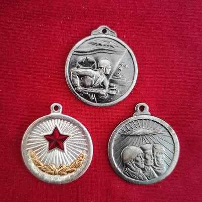 苏联朝鲜奖章收藏   朝鲜老奖章一组3个 - 苏联朝鲜奖章收藏   朝鲜老奖章一组3个