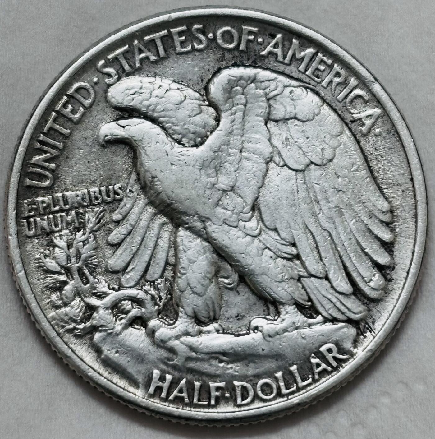 文馨钱币收藏第 295 场，（元宵场）各种银币散币纪念章，长期接代拍业务 带光流通美品 1945 年美国行走女神半美元银币，12.5 克 900 银