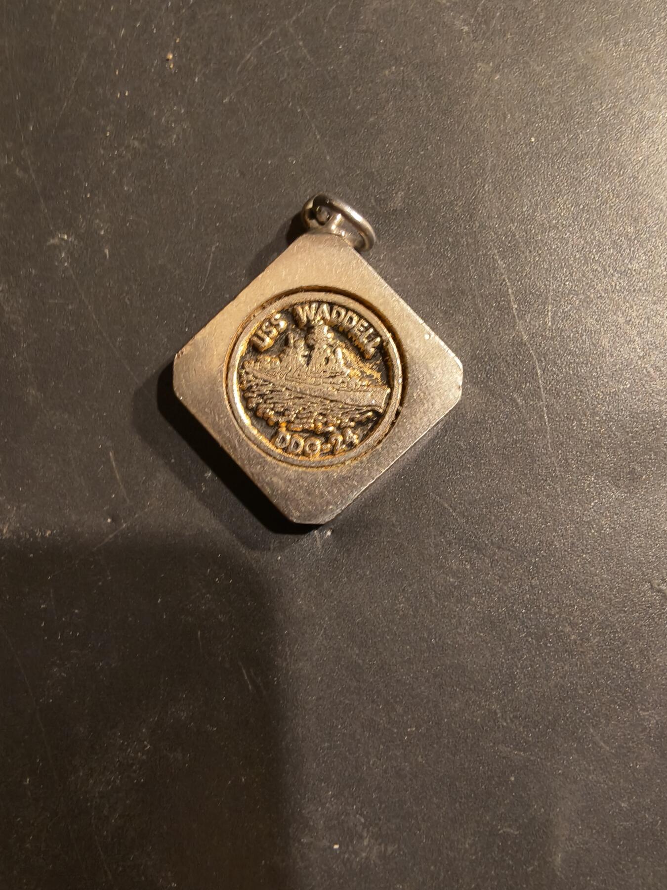 老王徽章第185期 美国海军瓦德尔号导弹驱逐舰纪念章