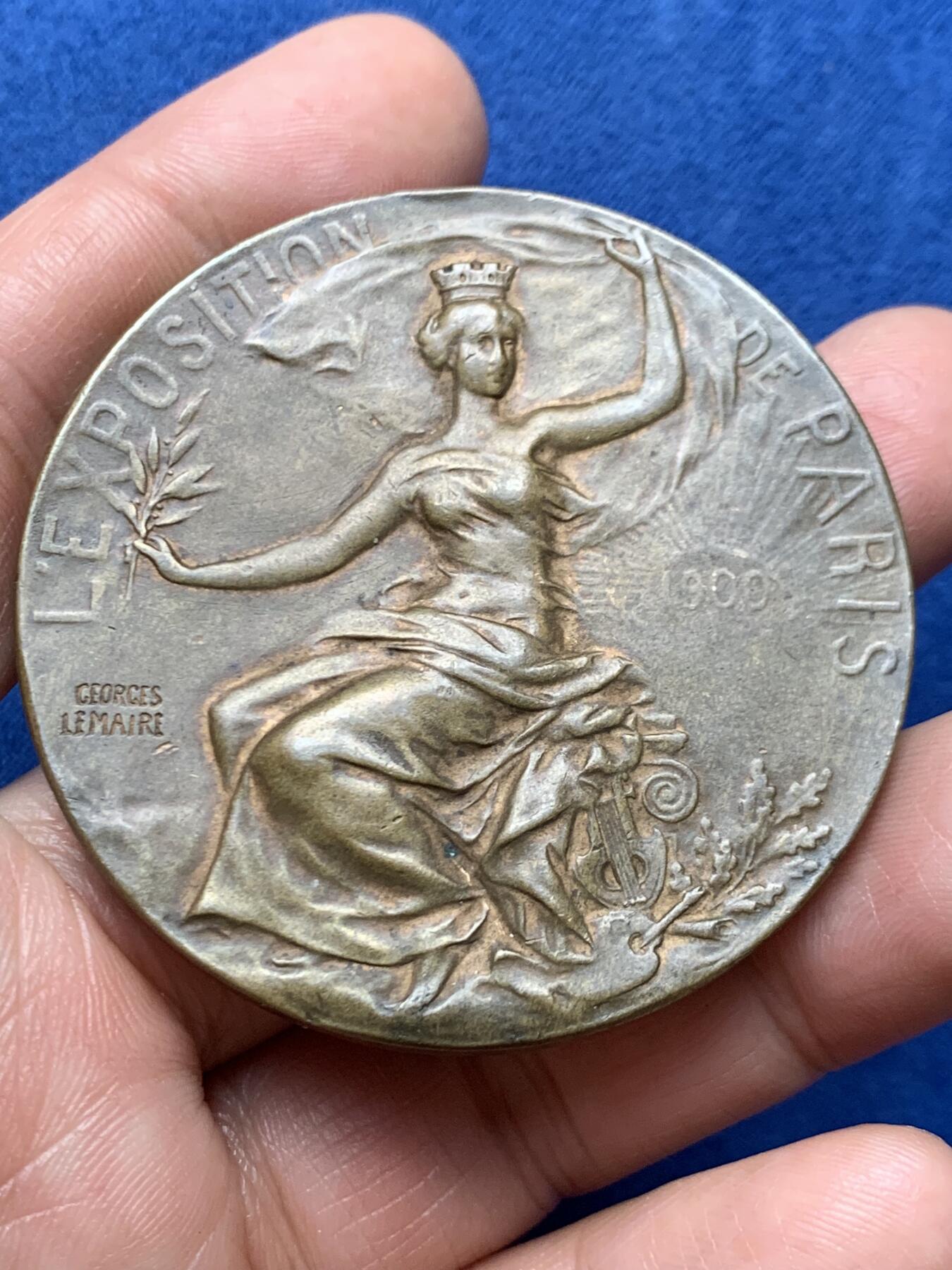 《竞宝斋》第466场 周日，周一 2场连拍 （全场包邮）欢迎送拍 法国1900巴黎世界博览会纪念铜章 71.1克 53.4mm 丰饶角铜币