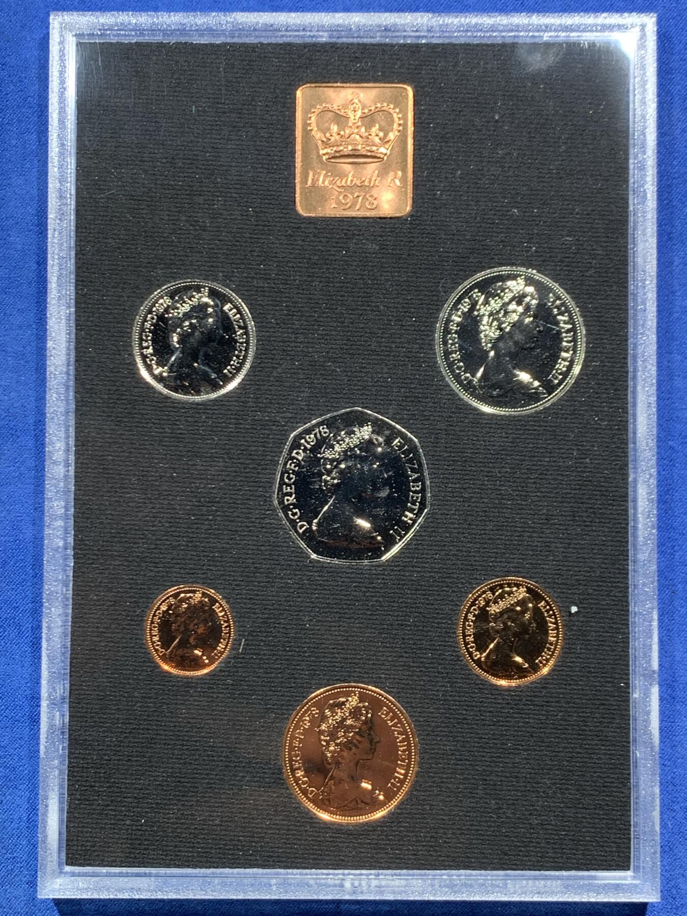 《竞宝斋》第466场 周日，周一 2场连拍 （全场包邮）欢迎送拍 英国1978年精制套币 礼品装 6枚币和1枚章