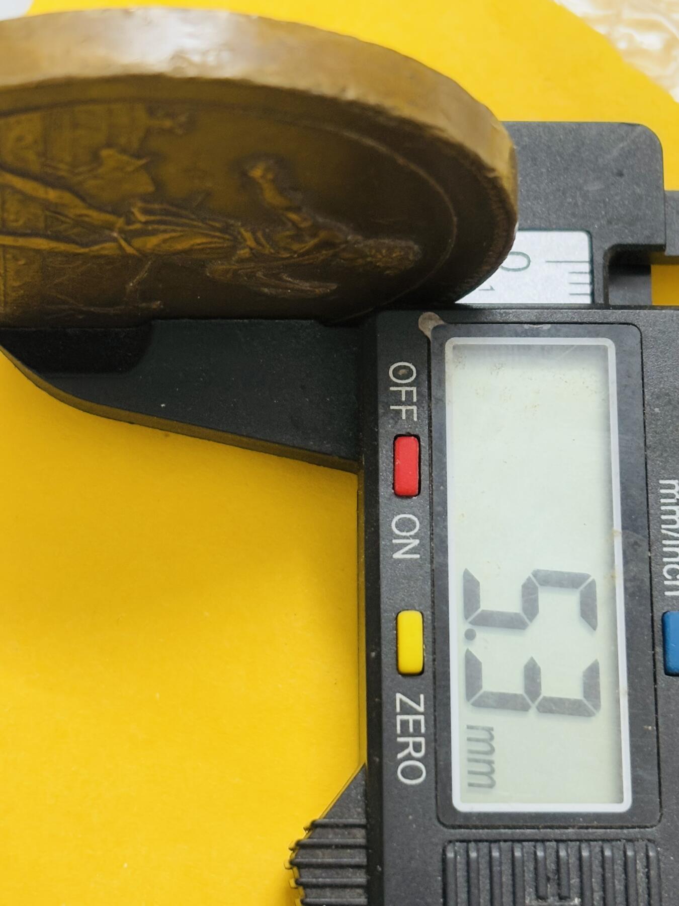 文馨钱币收藏第 295 场，（元宵场）各种银币散币纪念章，长期接代拍业务 约 1880-1900 年法国第三共和国时期硫酸铵公司大型纪念章，历史背景化学农业革命，科学种田，由法国著名雕刻师朱尓拉格朗日，他的作品收藏价格比较高，播种者形象源自于希腊罗马艺术，赋予农业劳动崇高感，细节看图