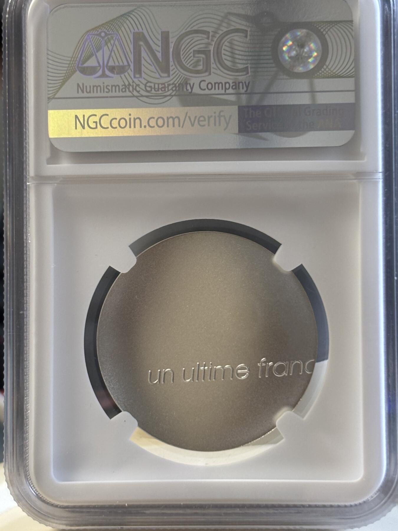 第192期拍卖 获奖币法国2001年最后的法郎波浪形银币NGC-MS69，980银，17.77克，