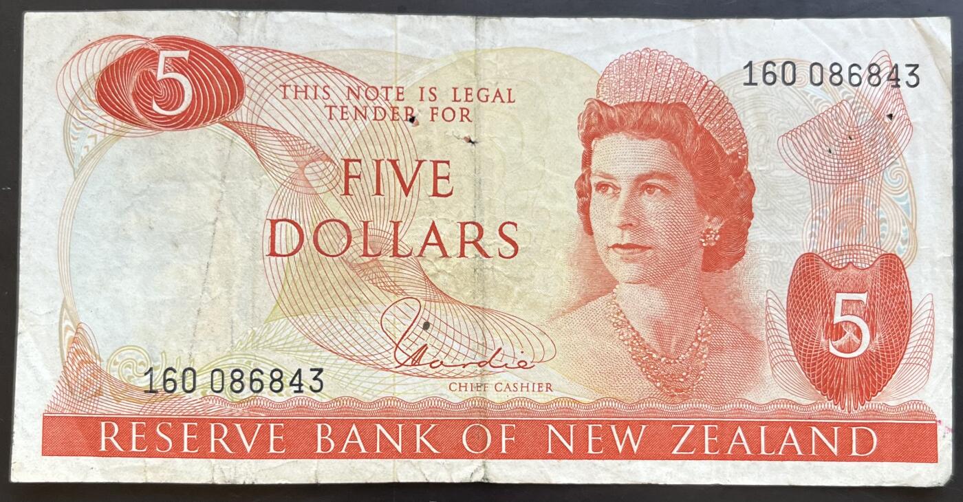 小福收藏拍卖第201期 流通品相裸钞 特惠场 本场拍卖美洲大洋洲非洲亚洲纸币【佣金仅收2% 不设最低佣金 全场包邮】 新西兰 高冠 5元 