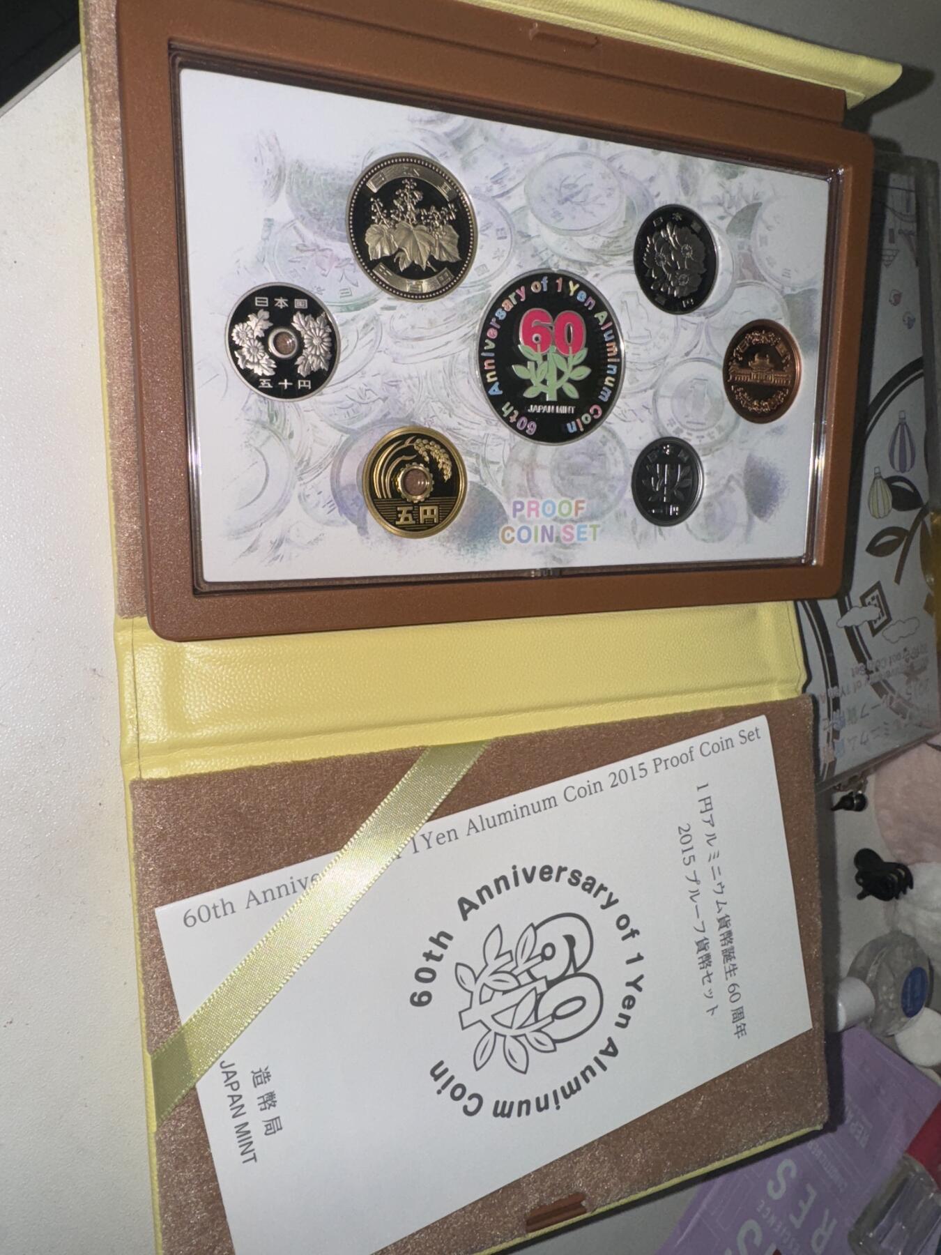 日本各大系列精装纪念套币