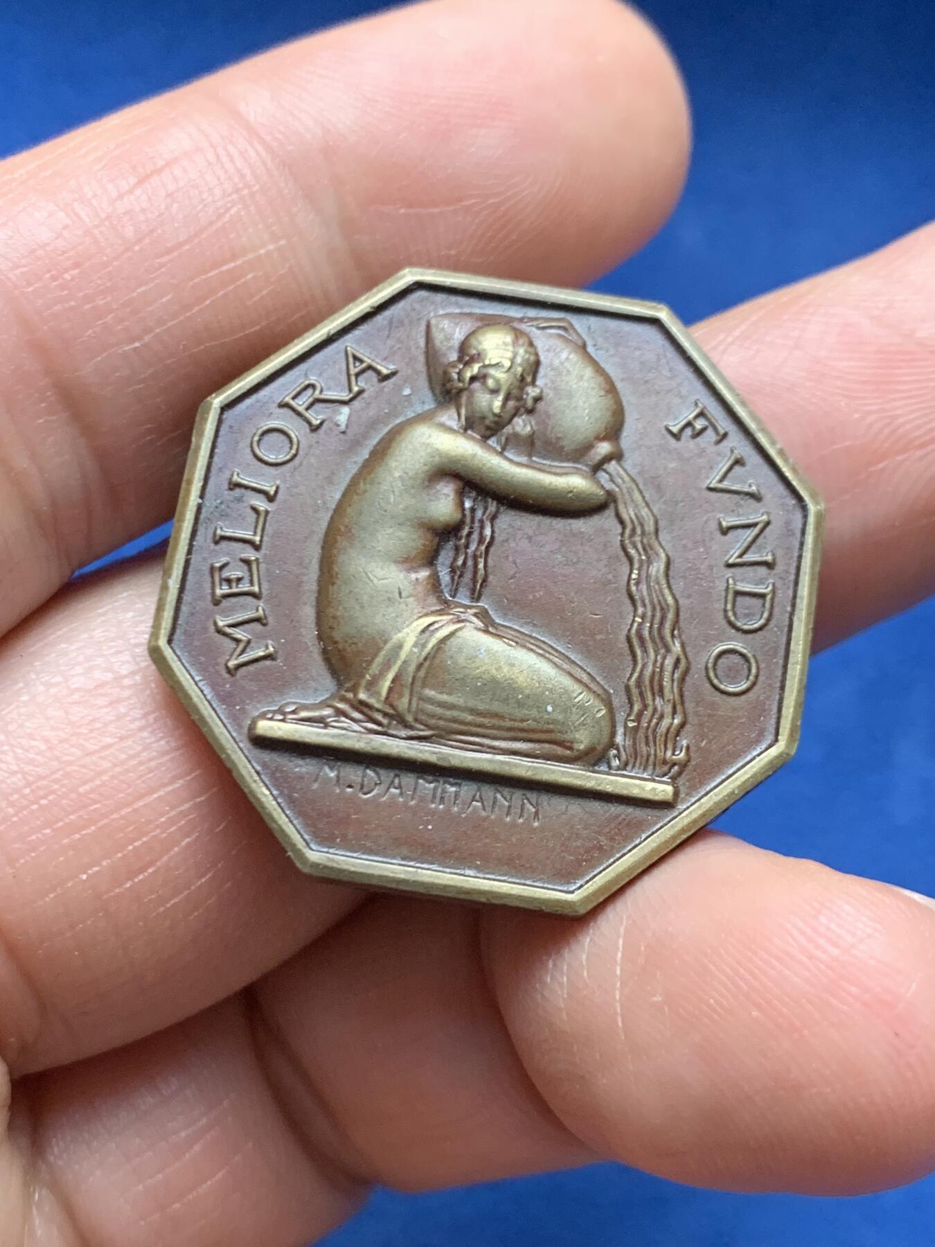 《竞宝斋》第466场 周日，周一 2场连拍 （全场包邮）欢迎送拍 法国塞扎娜储蓄银行八角铜质代币，13.6g，30mm，丰饶角边铭