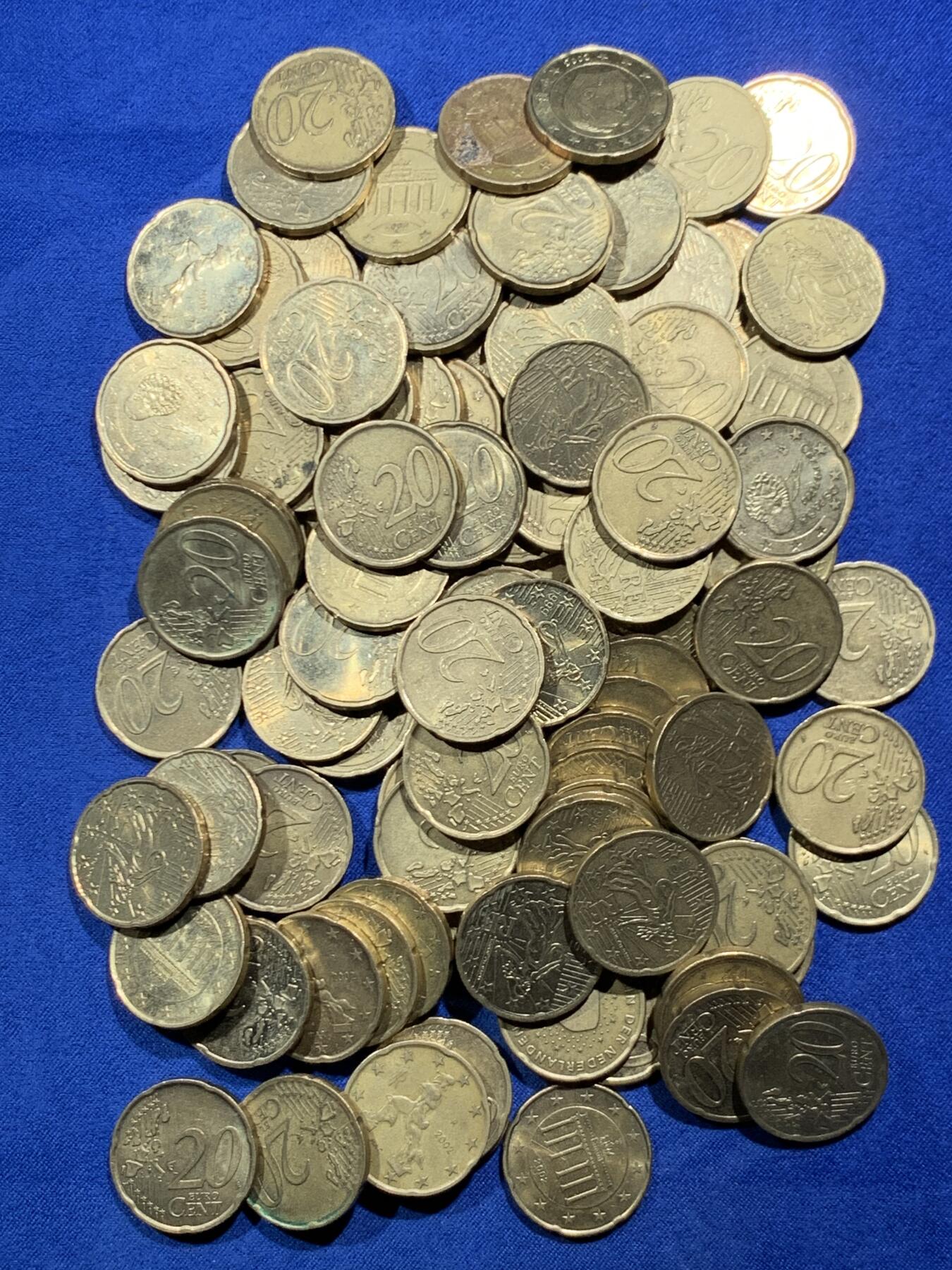 《竞宝斋》第466场 周日，周一 2场连拍 （全场包邮）欢迎送拍 欧盟各国20欧分100 枚，共计20欧元，总重572克。