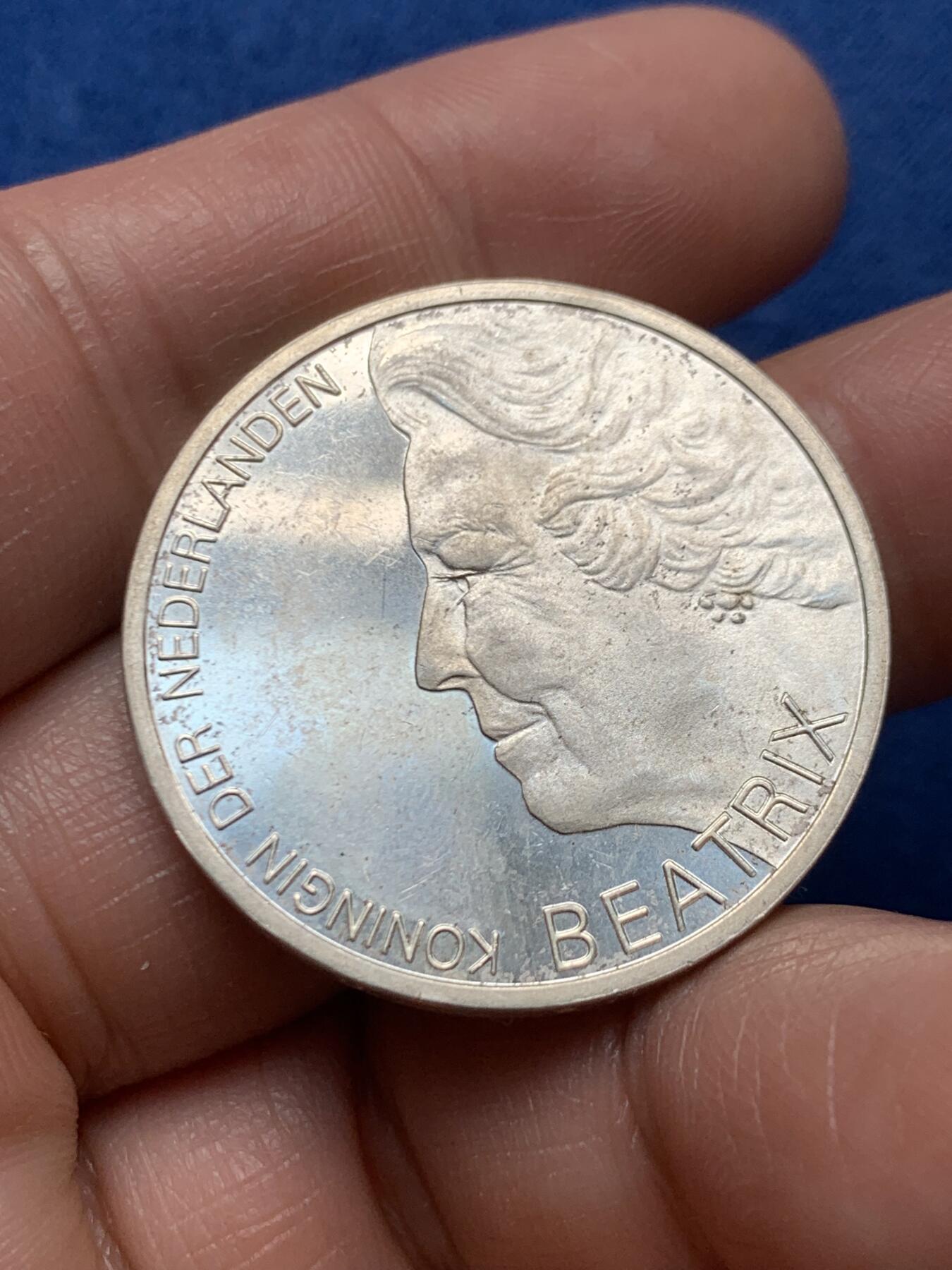 《竞宝斋》第466场 周日，周一 2场连拍 （全场包邮）欢迎送拍 荷兰1995年雨果·德·格鲁特逝世350周年纪念银币 15g 800银