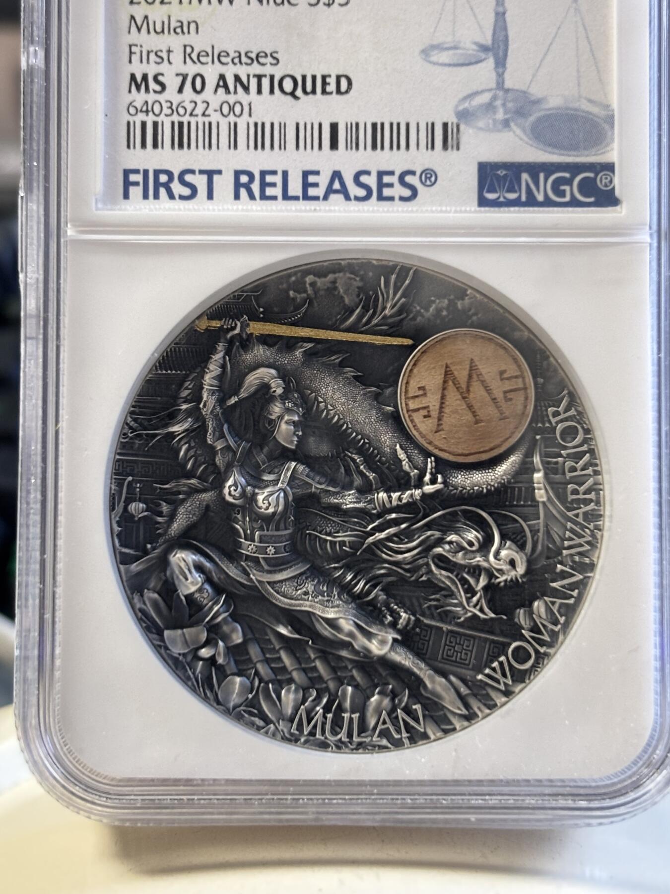 第192期拍卖 纽埃2021年女战神系列3花木兰镶木盾高浮雕银币NGC-MS70首，999银，发行555枚