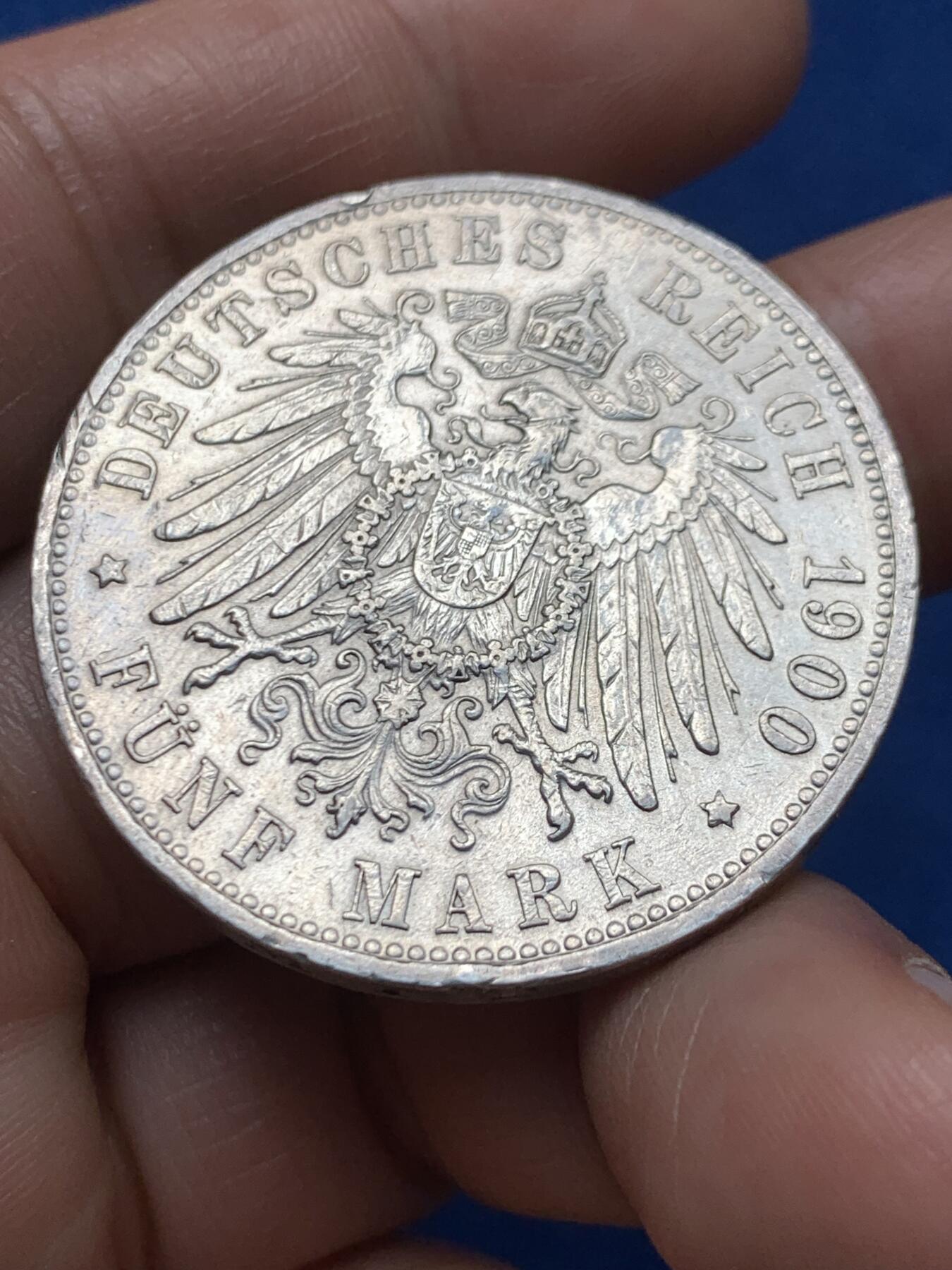 《竞宝斋》第466场 周日，周一 2场连拍 （全场包邮）欢迎送拍 德国汉堡1900年五马克 仅有172000的发行量 流通充分